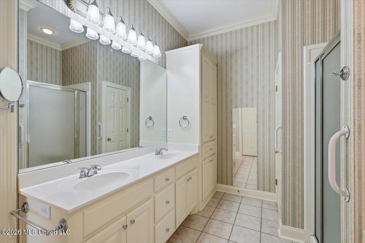 208 Geneva Boulevard Property Photo 25