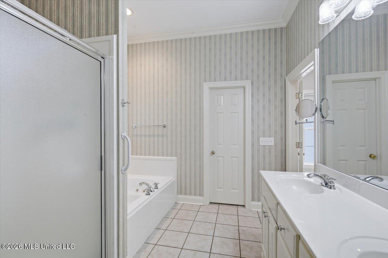 208 Geneva Boulevard Property Photo 27