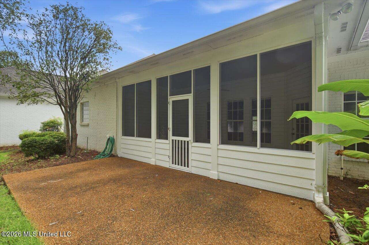 208 Geneva Boulevard Property Photo 37