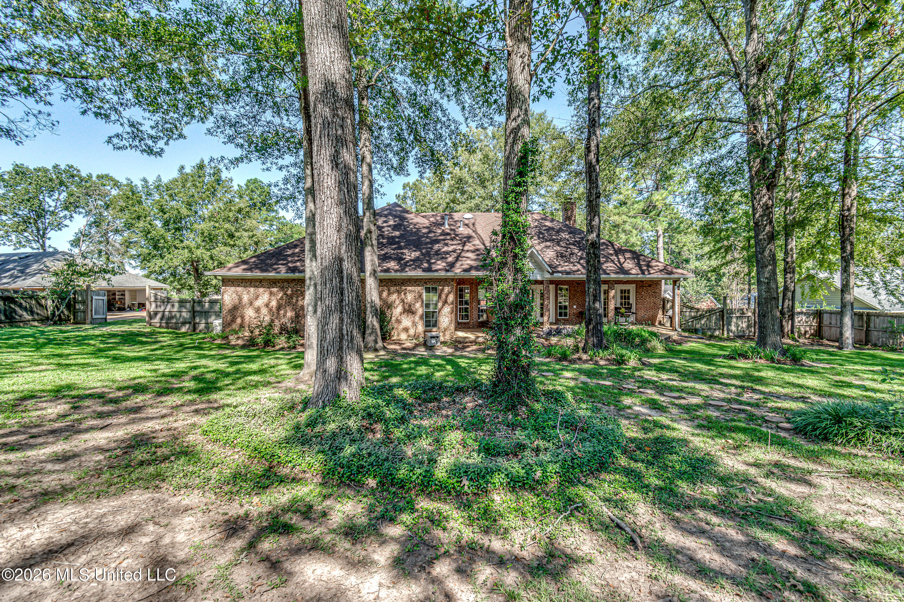 204 Woodrun Drive Property Photo 3