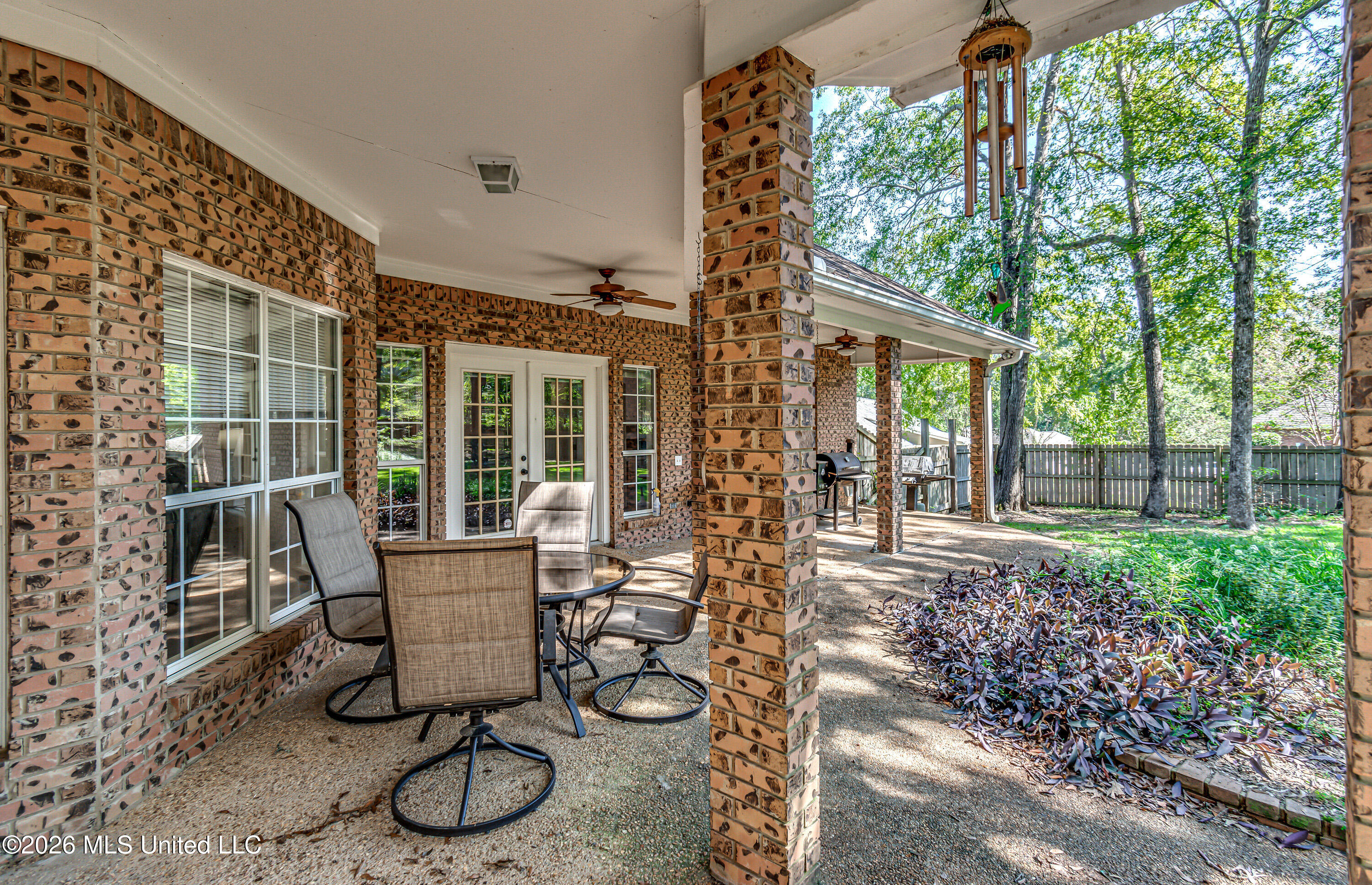 204 Woodrun Drive Property Photo 8
