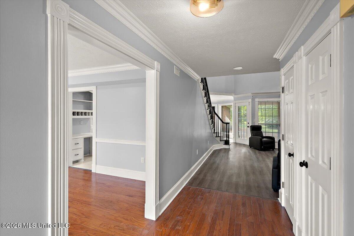 5049 Springridge Road Property Photo 5