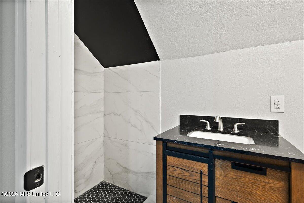 5049 Springridge Road Property Photo 39