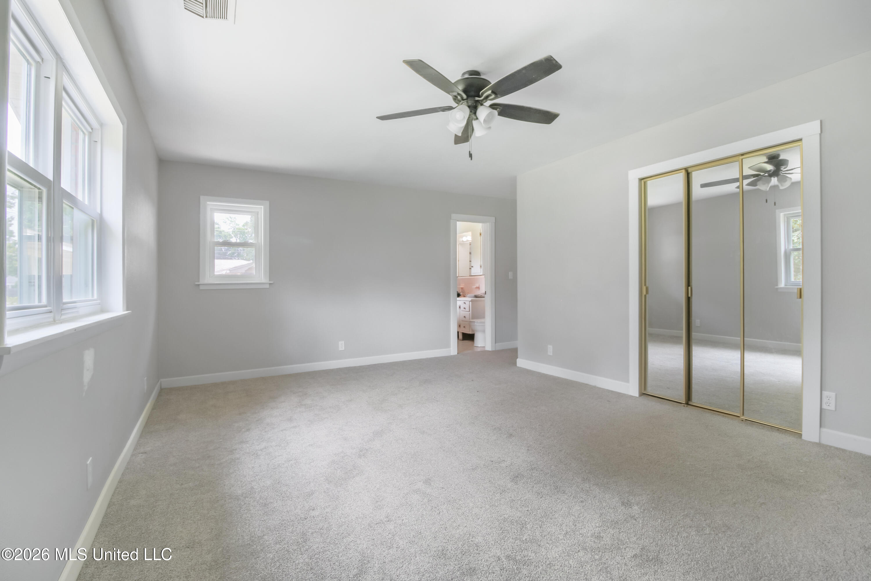 325 Oakridge Circle Property Photo 13