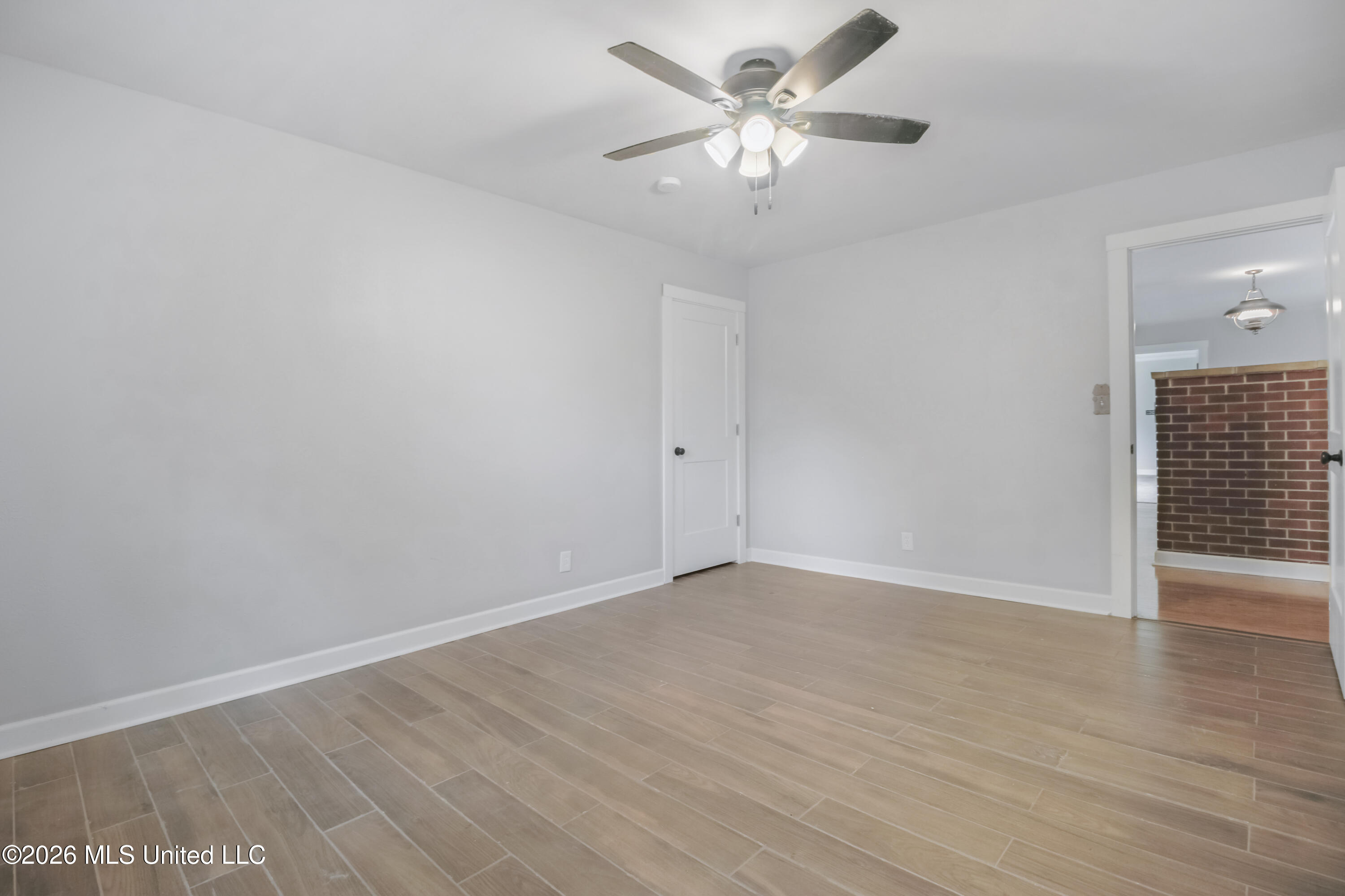 325 Oakridge Circle Property Photo 17