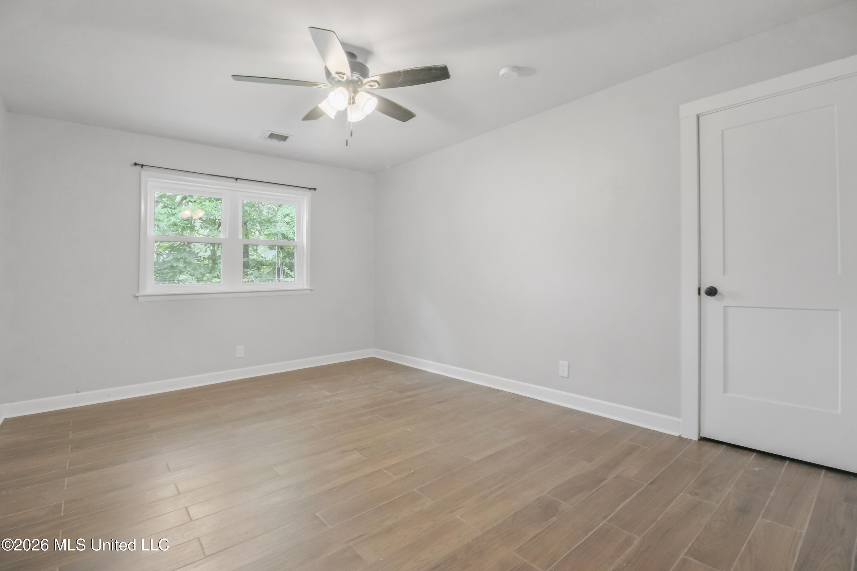 325 Oakridge Circle Property Photo 18