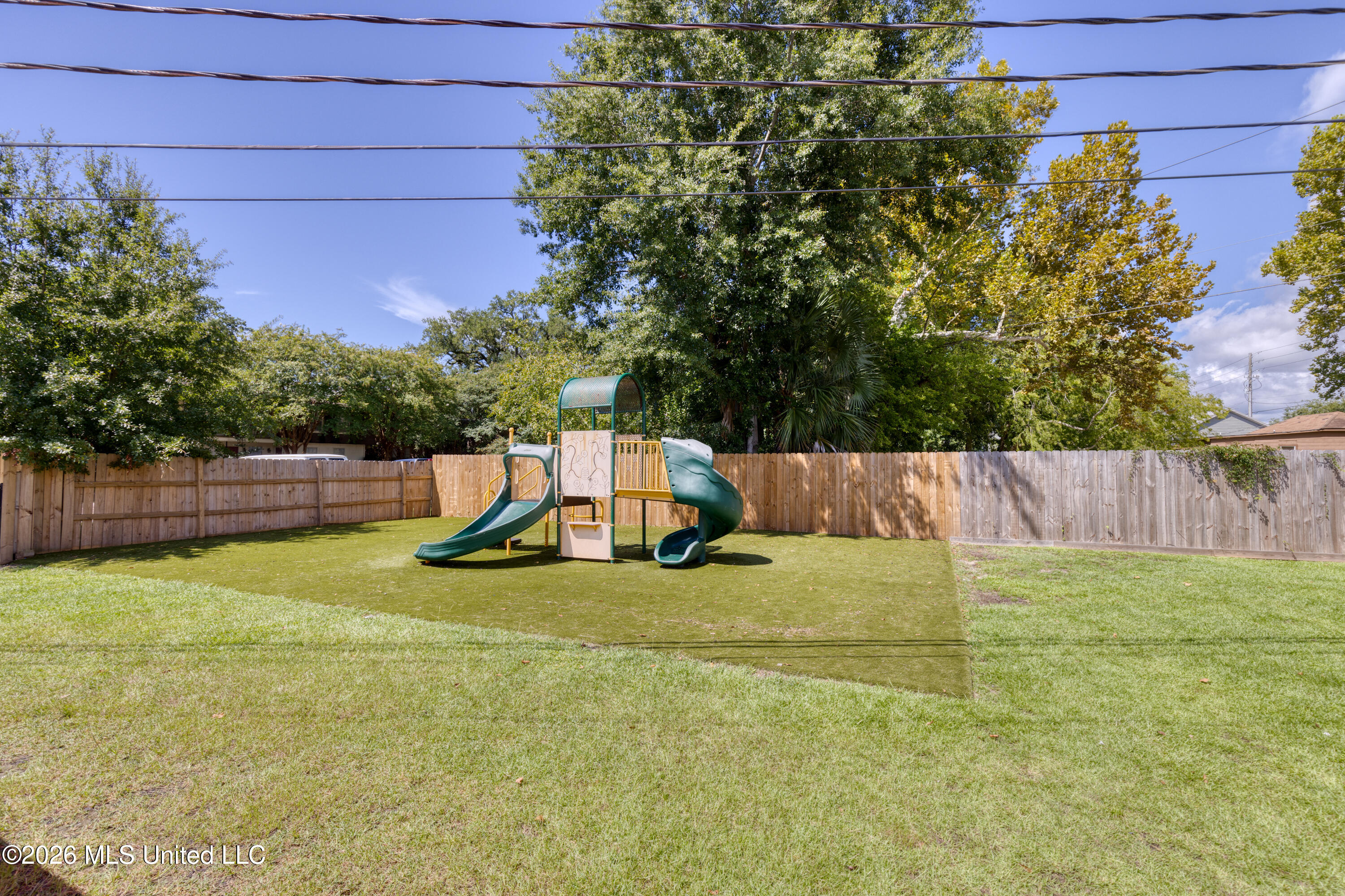 615 Howard Avenue Property Photo 28