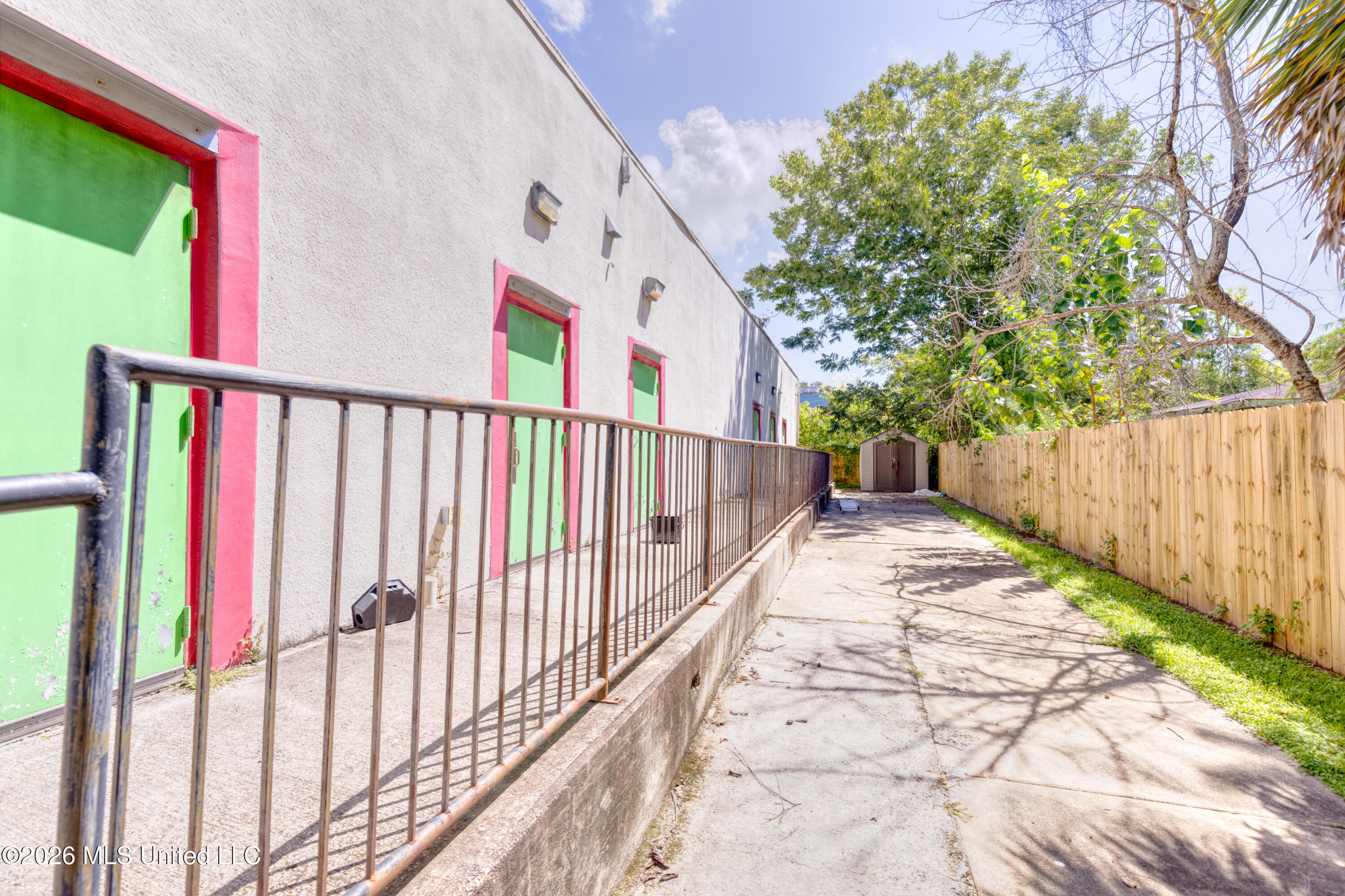 615 Howard Avenue Property Photo 34
