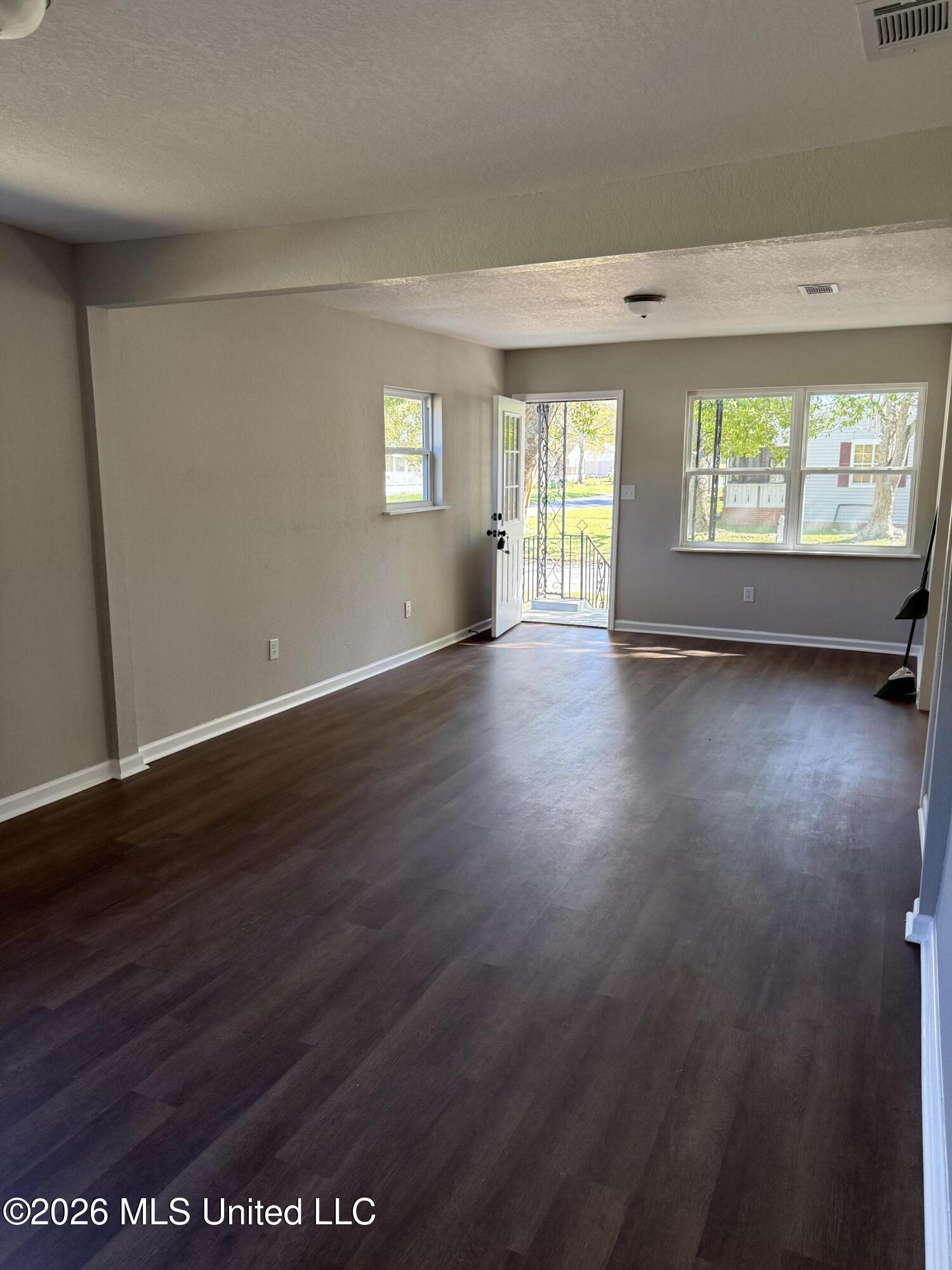 1811 Wilson Avenue Property Photo 7