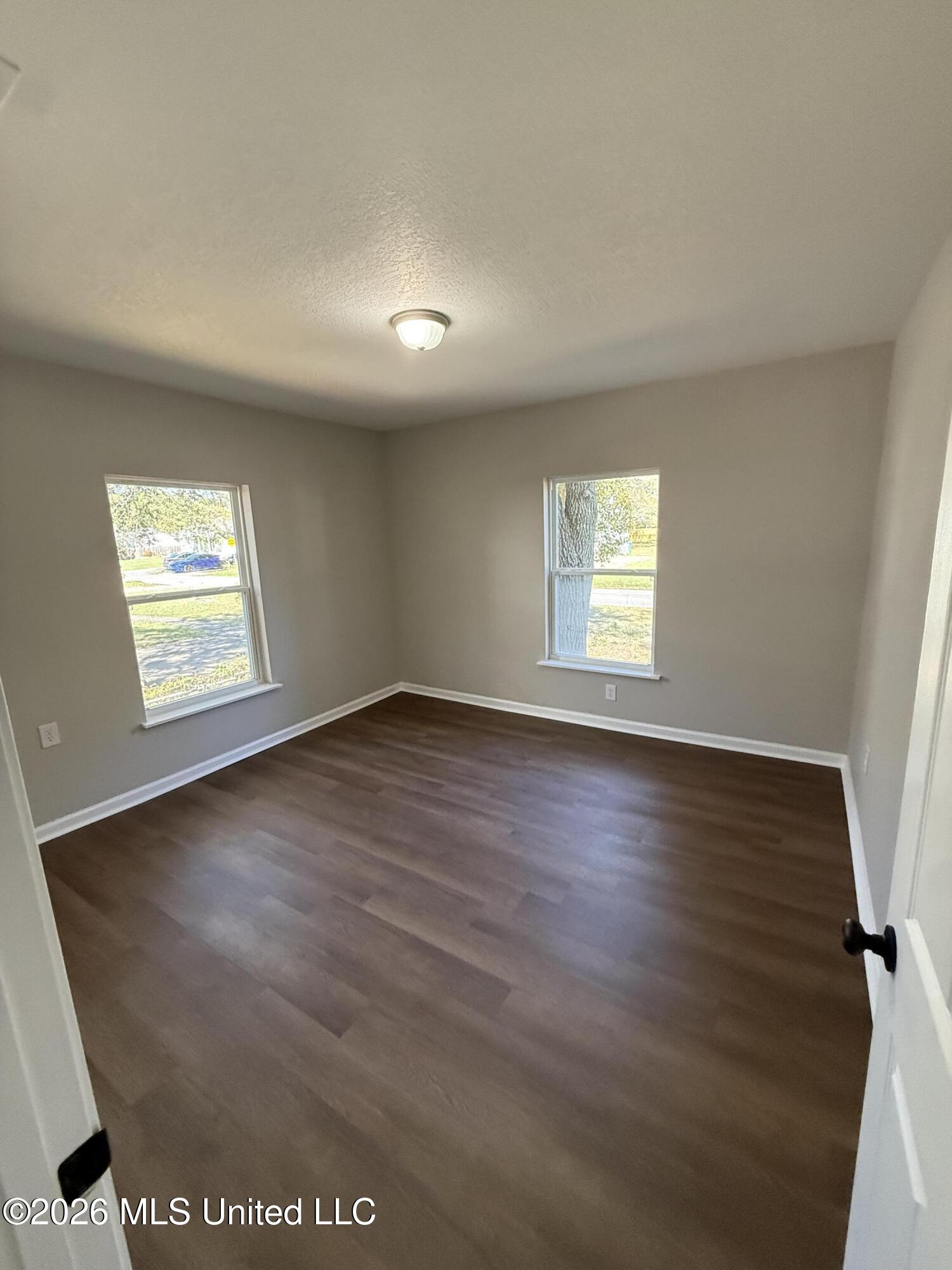 1811 Wilson Avenue Property Photo 8