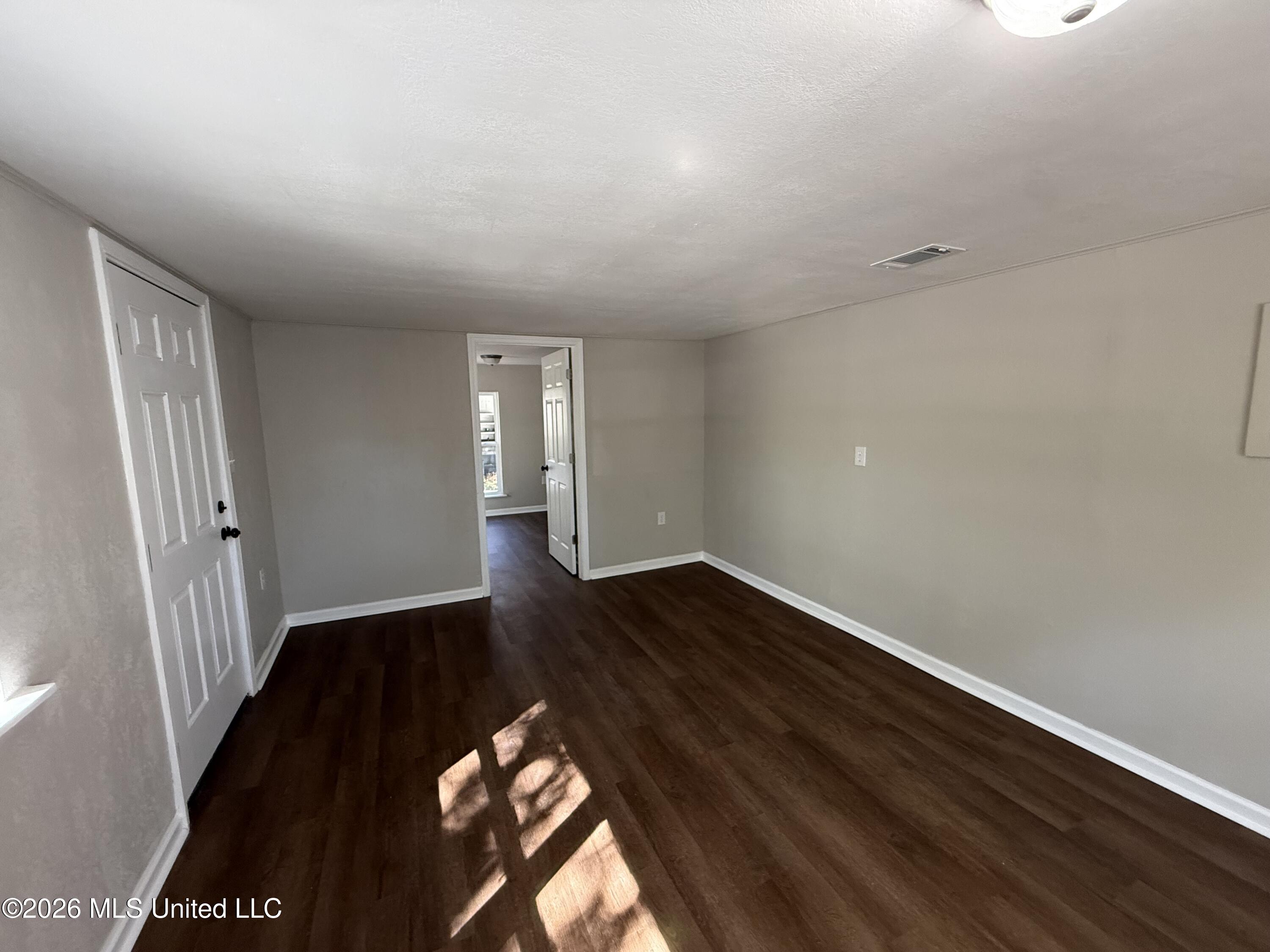 1811 Wilson Avenue Property Photo 9