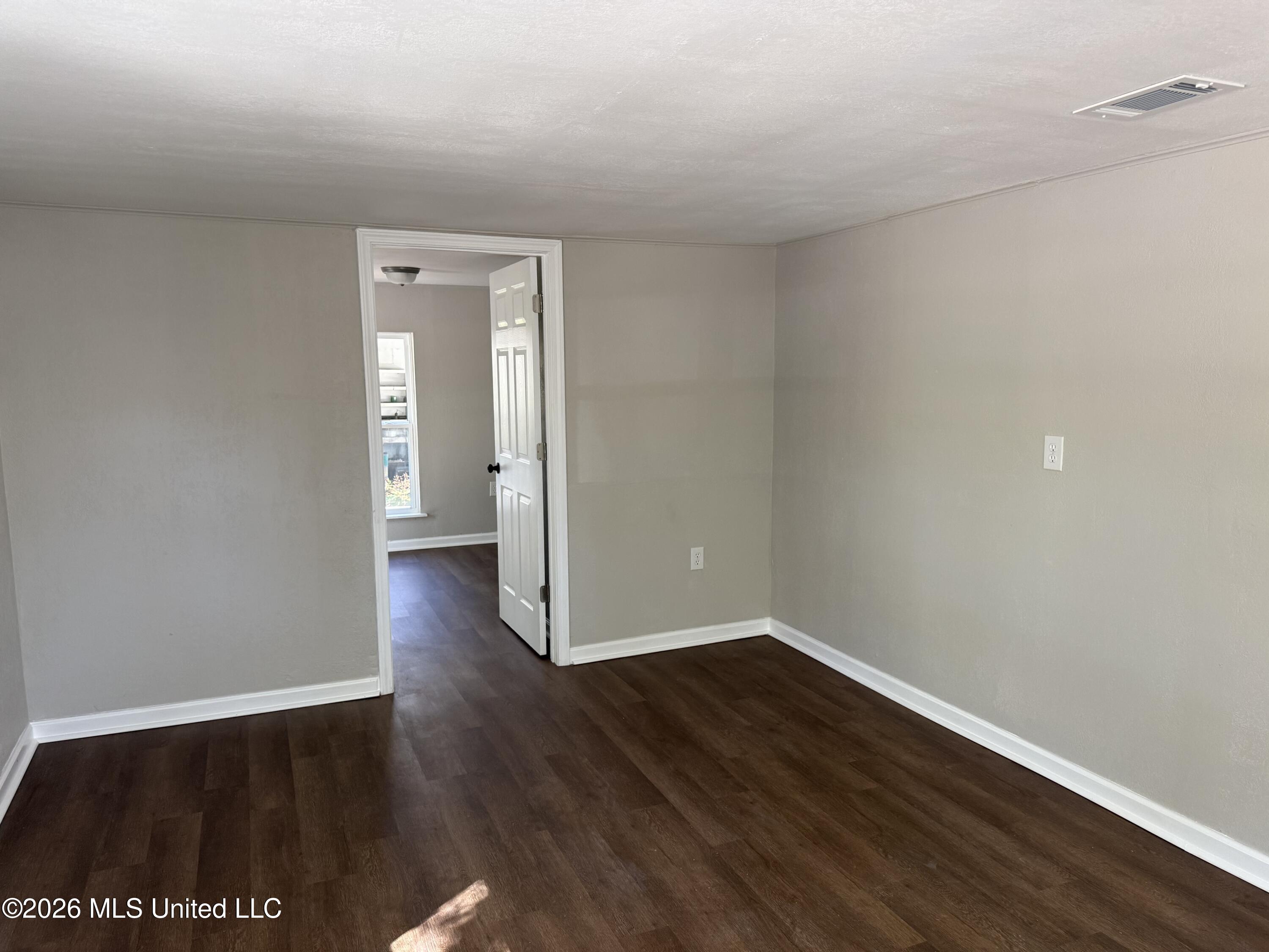 1811 Wilson Avenue Property Photo 10