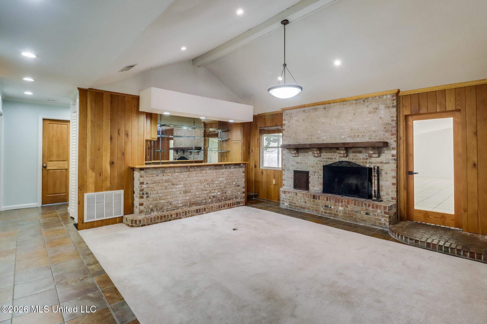 11201 Creek Drive Property Photo 6