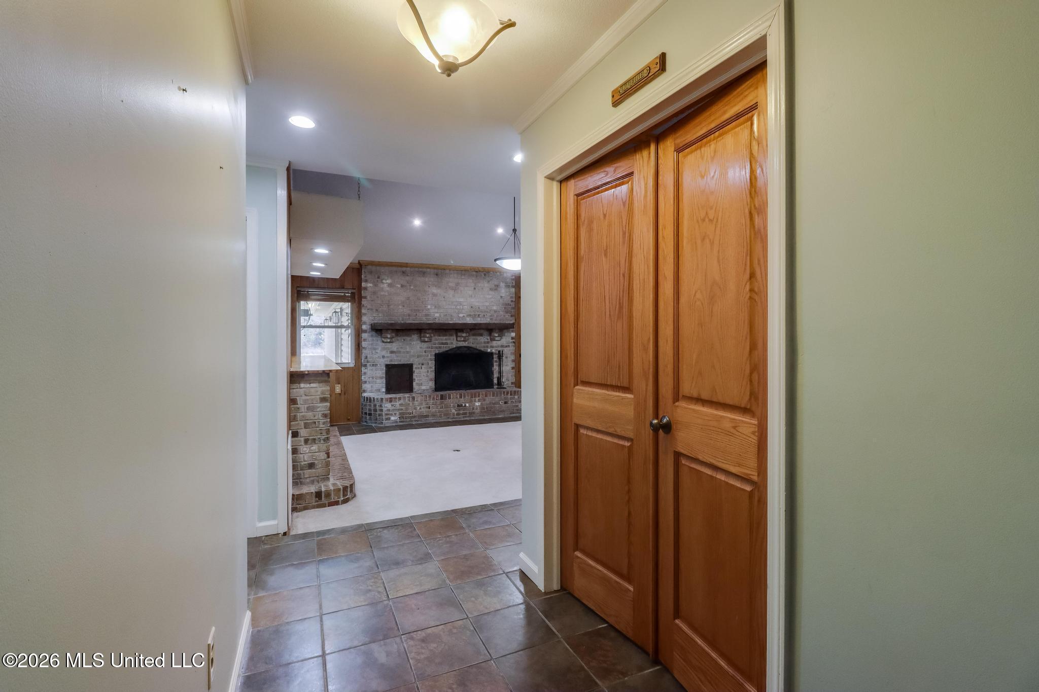 11201 Creek Drive Property Photo 7