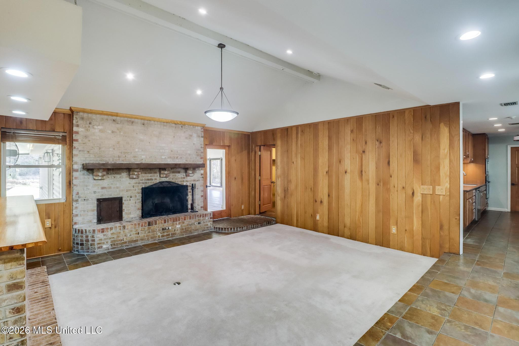 11201 Creek Drive Property Photo 8