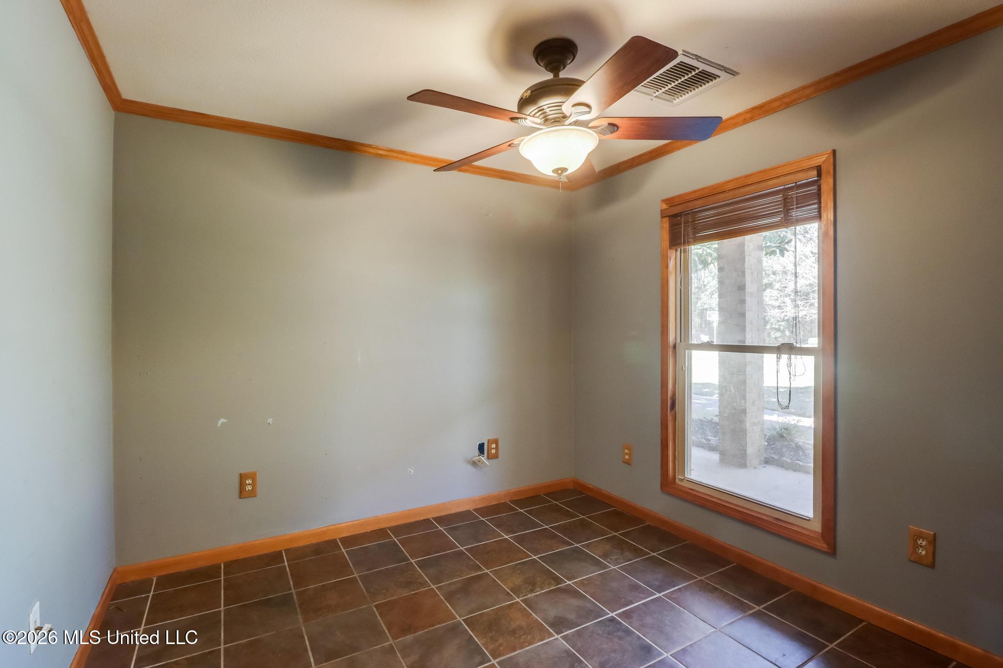 11201 Creek Drive Property Photo 9