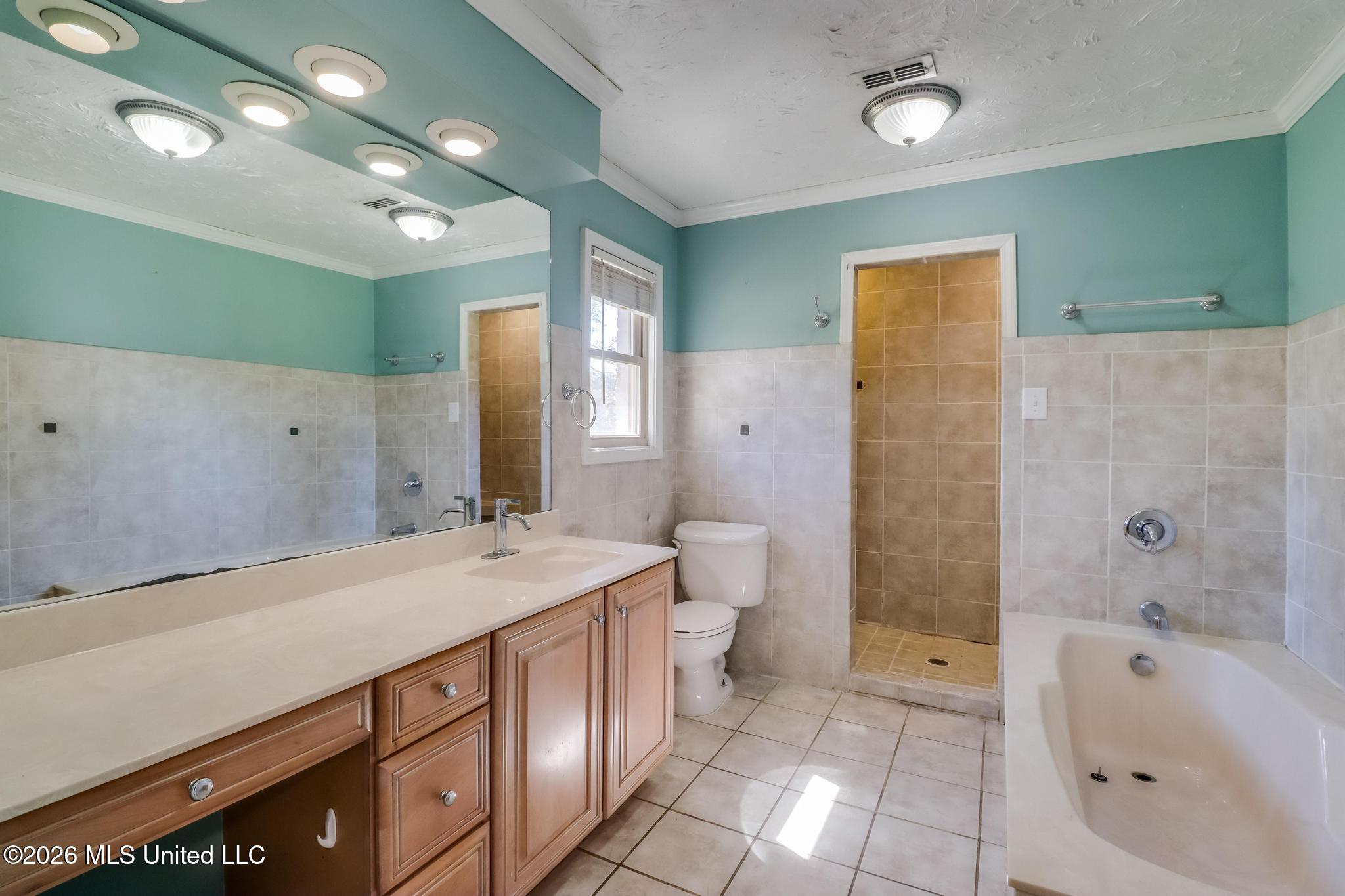 11201 Creek Drive Property Photo 10