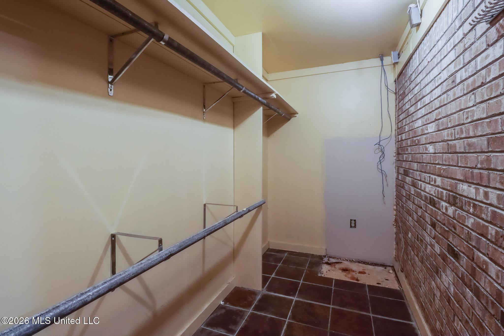 11201 Creek Drive Property Photo 12