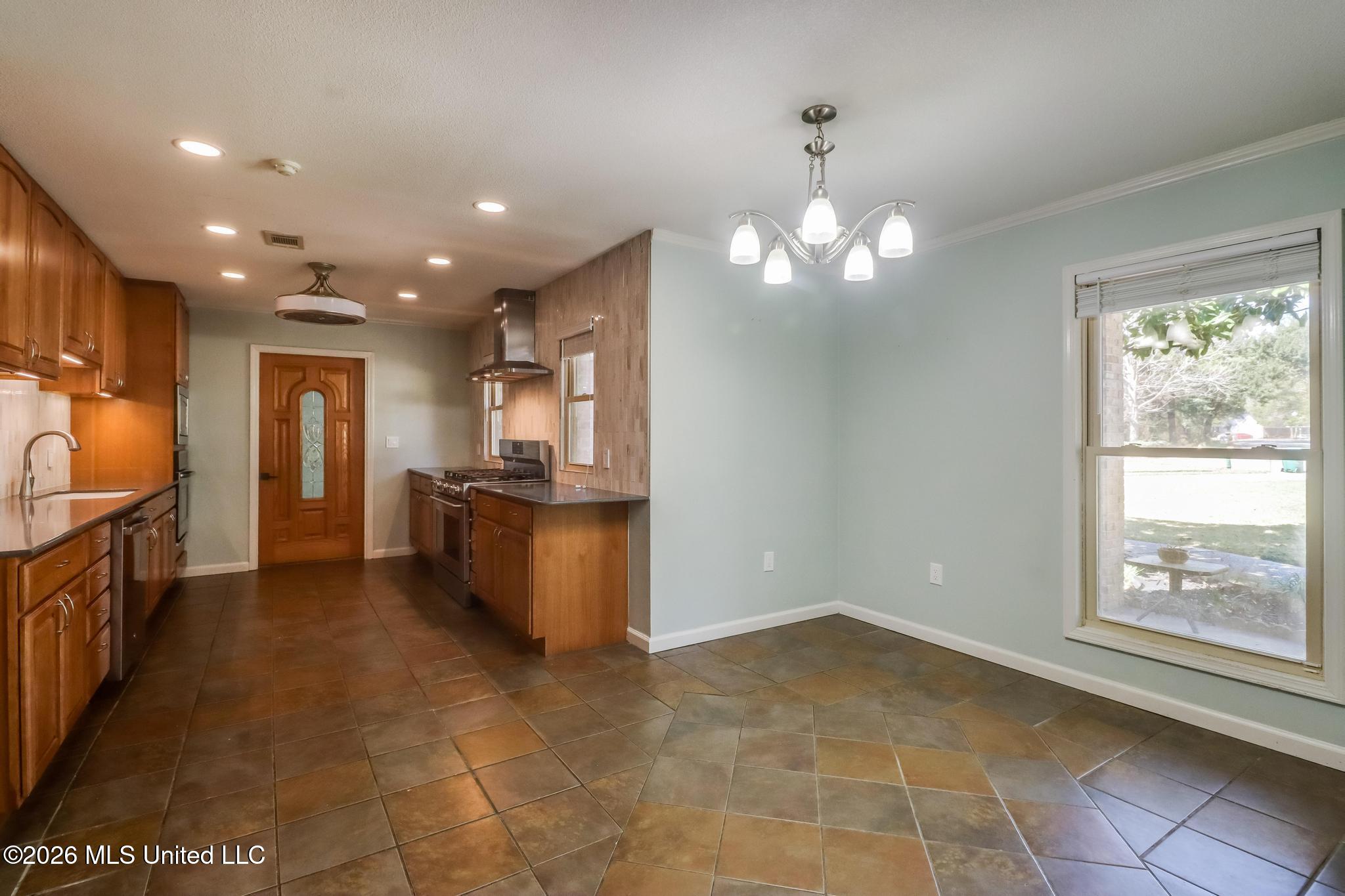 11201 Creek Drive Property Photo 15