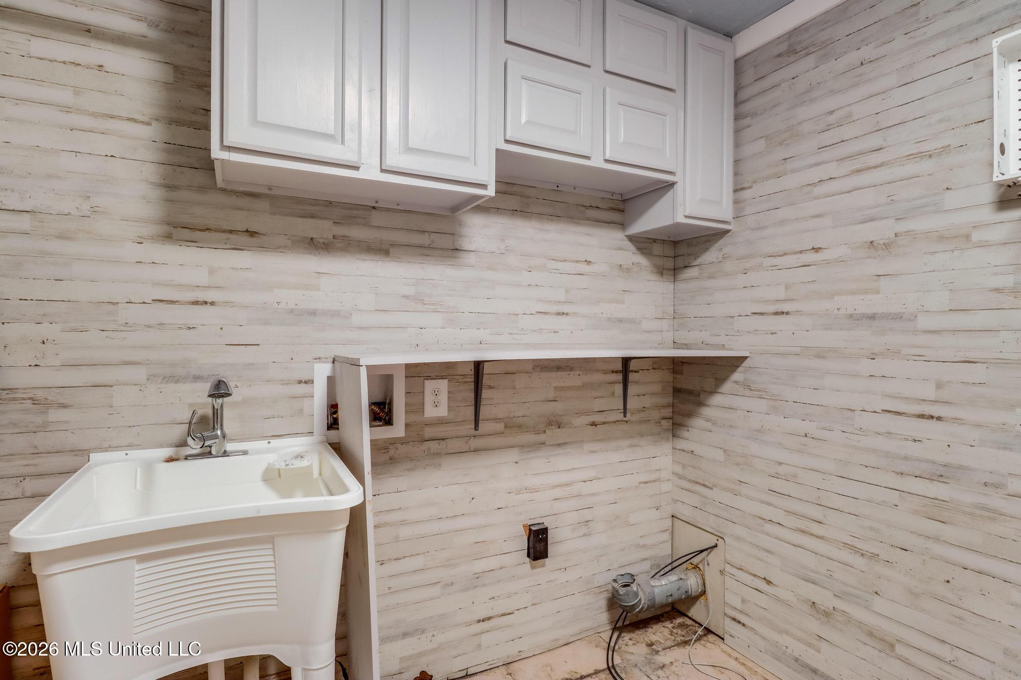 11201 Creek Drive Property Photo 27