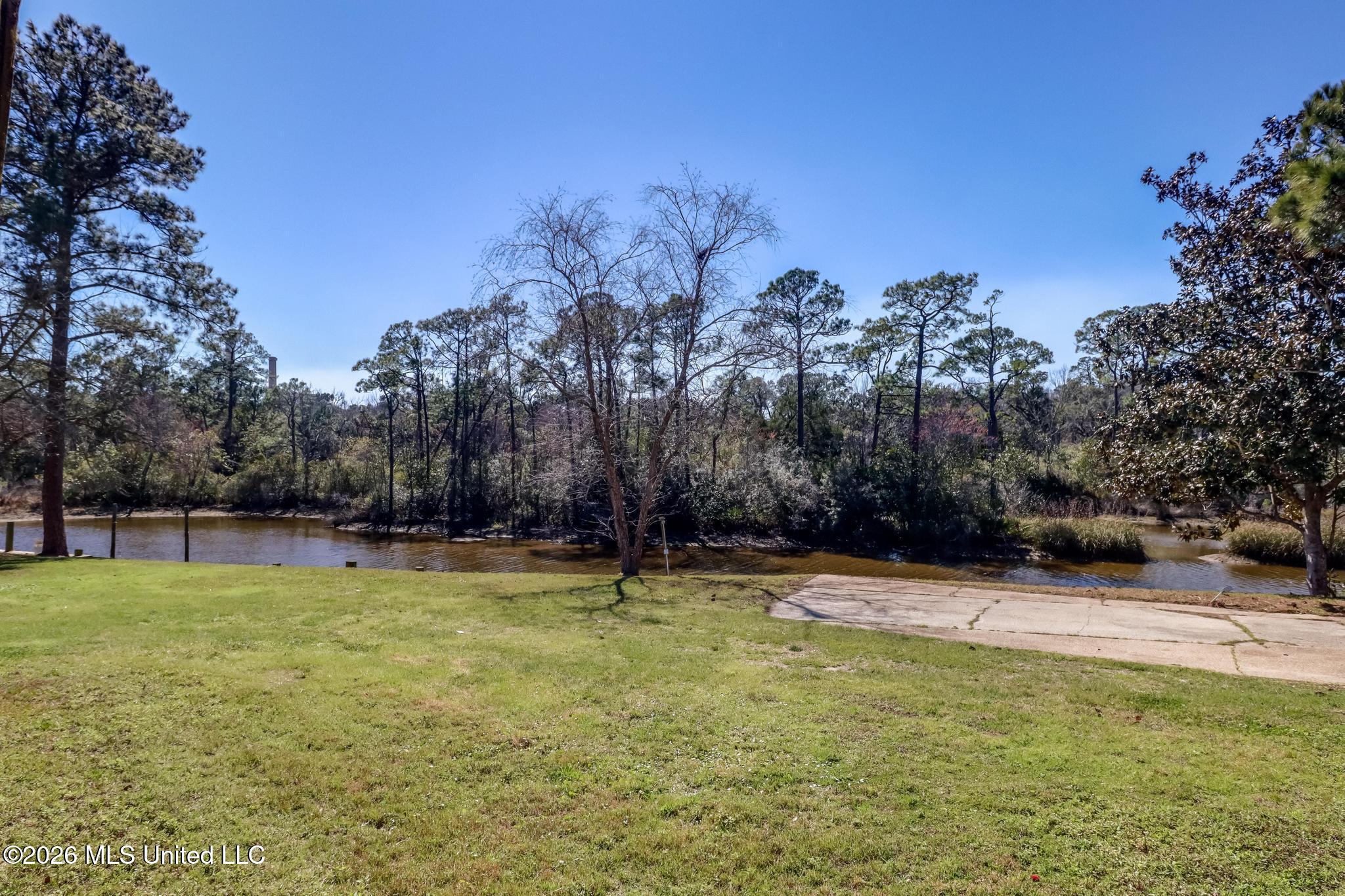 11201 Creek Drive Property Photo 28