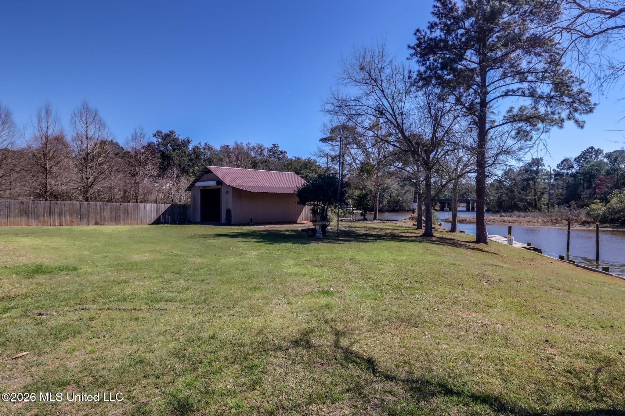 11201 Creek Drive Property Photo 29