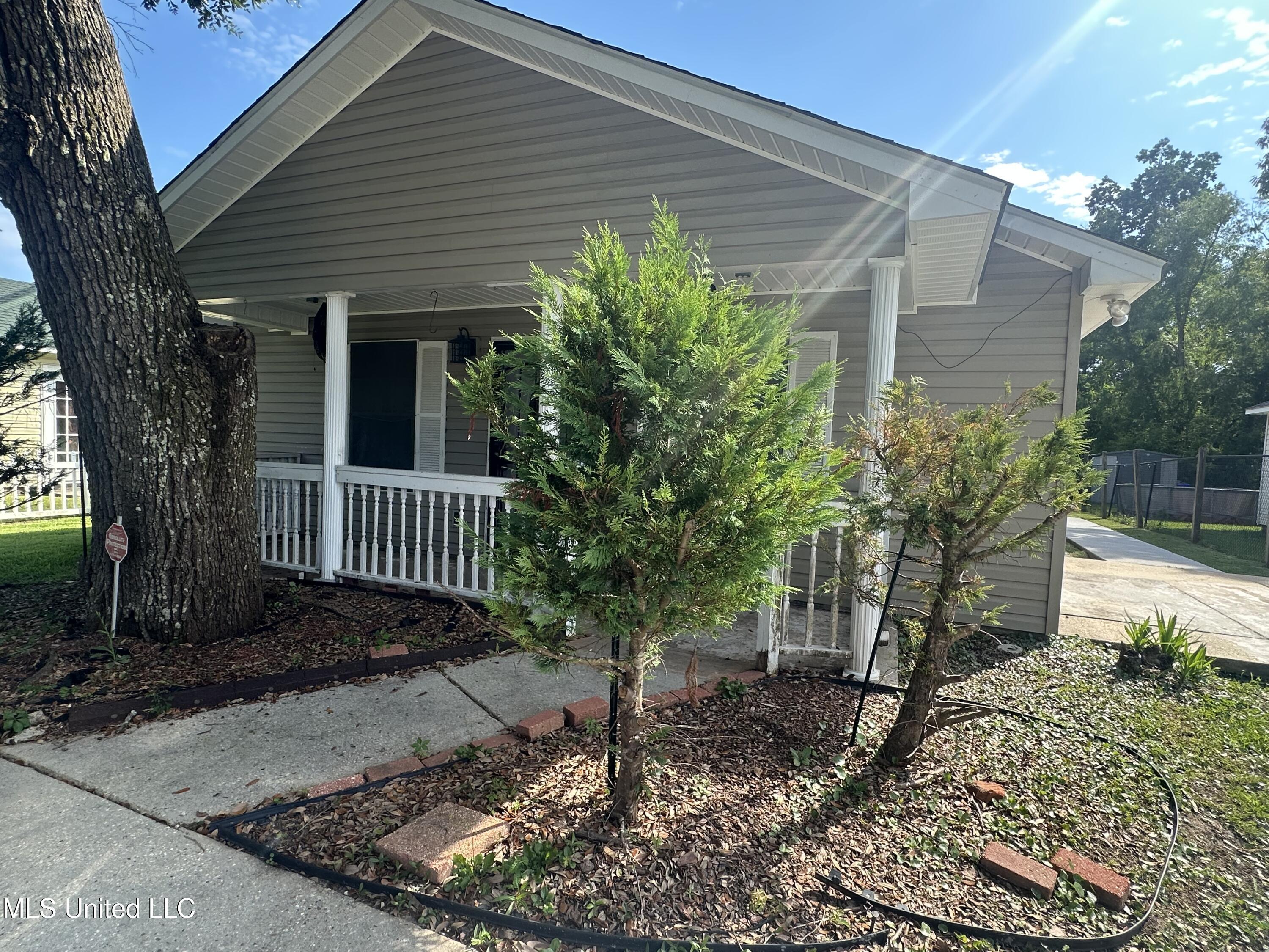 1113 Beach Avenue Property Photo 1