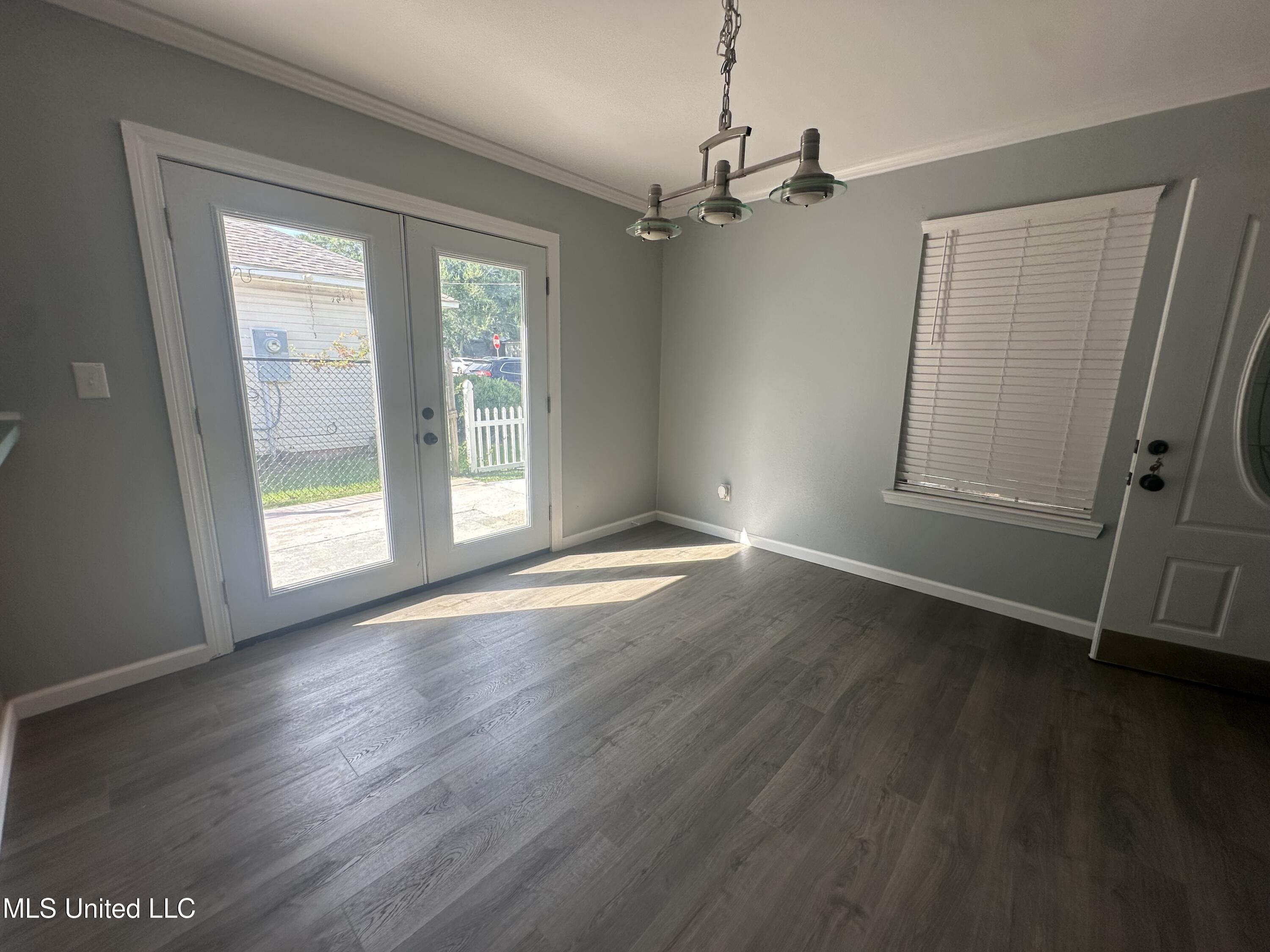 1113 Beach Avenue Property Photo 4