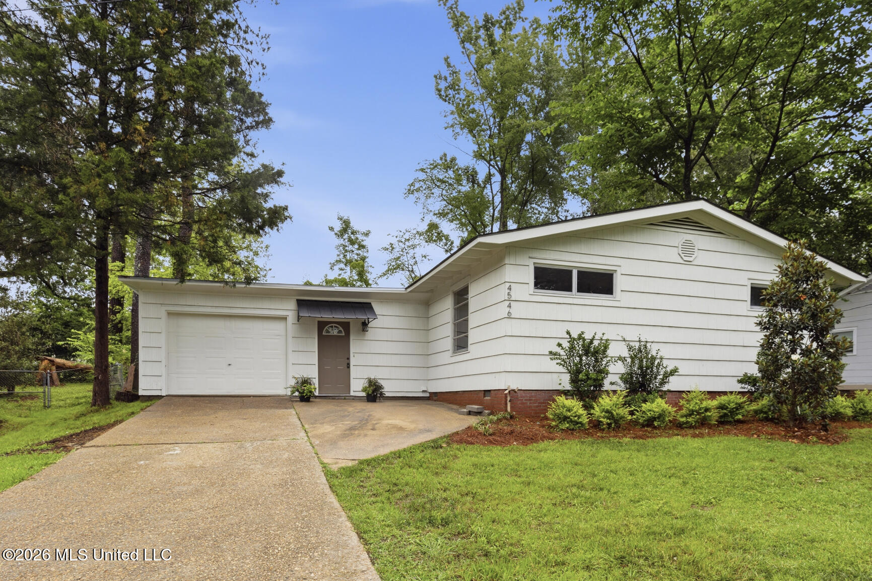 4546 Meadowridge Drive Property Photo 1