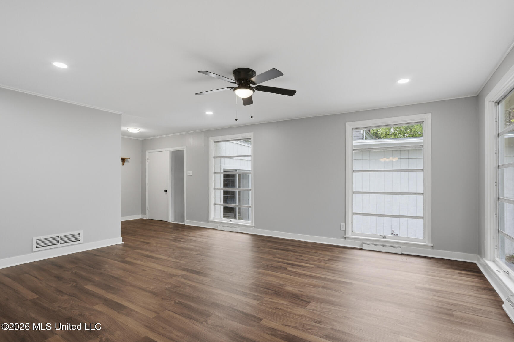 4546 Meadowridge Drive Property Photo 7