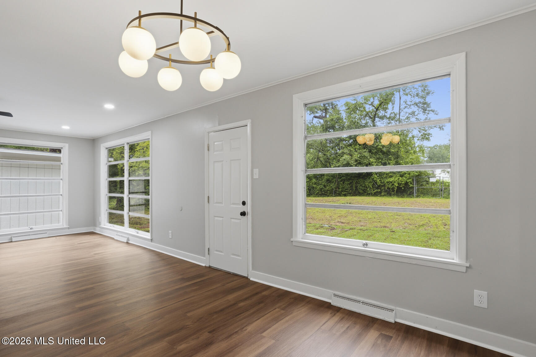 4546 Meadowridge Drive Property Photo 9