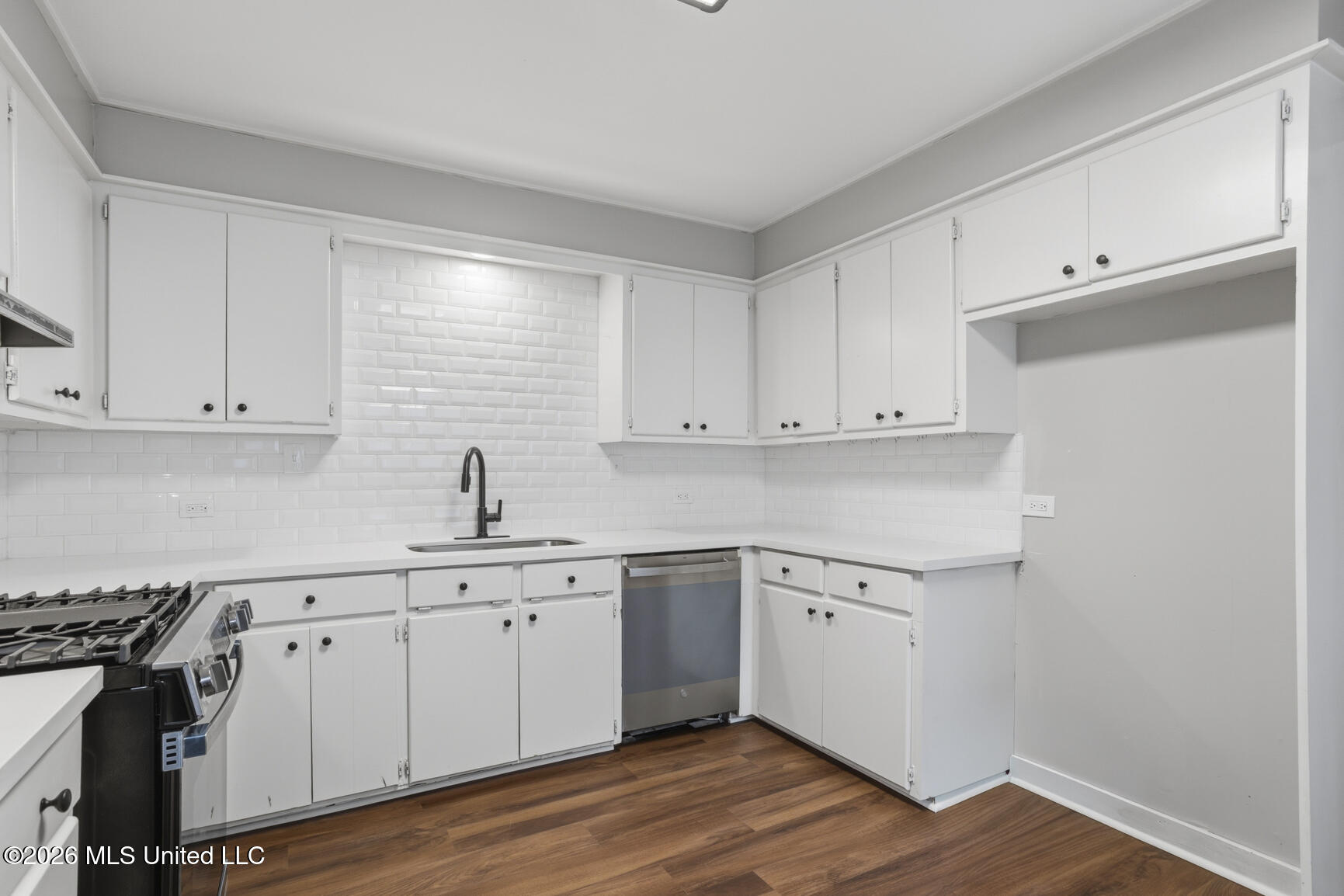 4546 Meadowridge Drive Property Photo 11