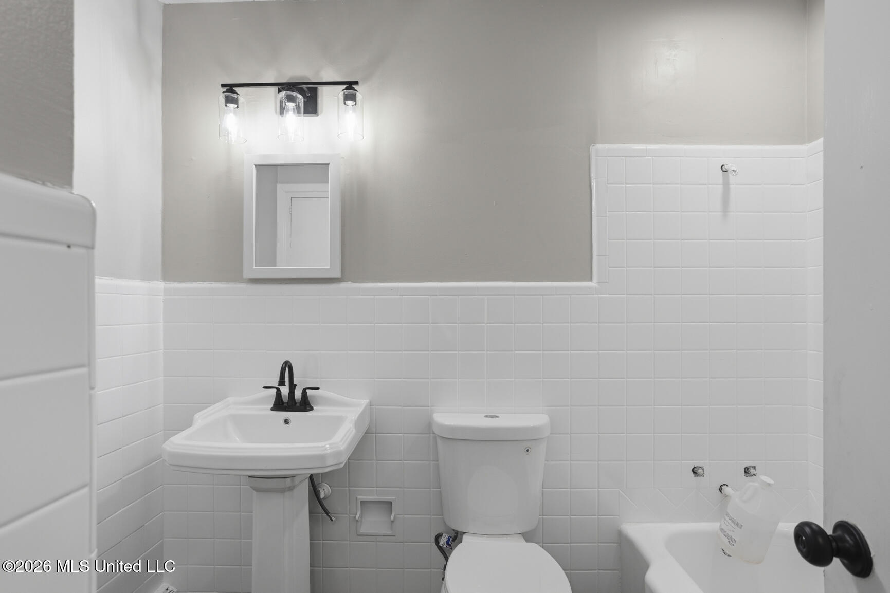 4546 Meadowridge Drive Property Photo 13