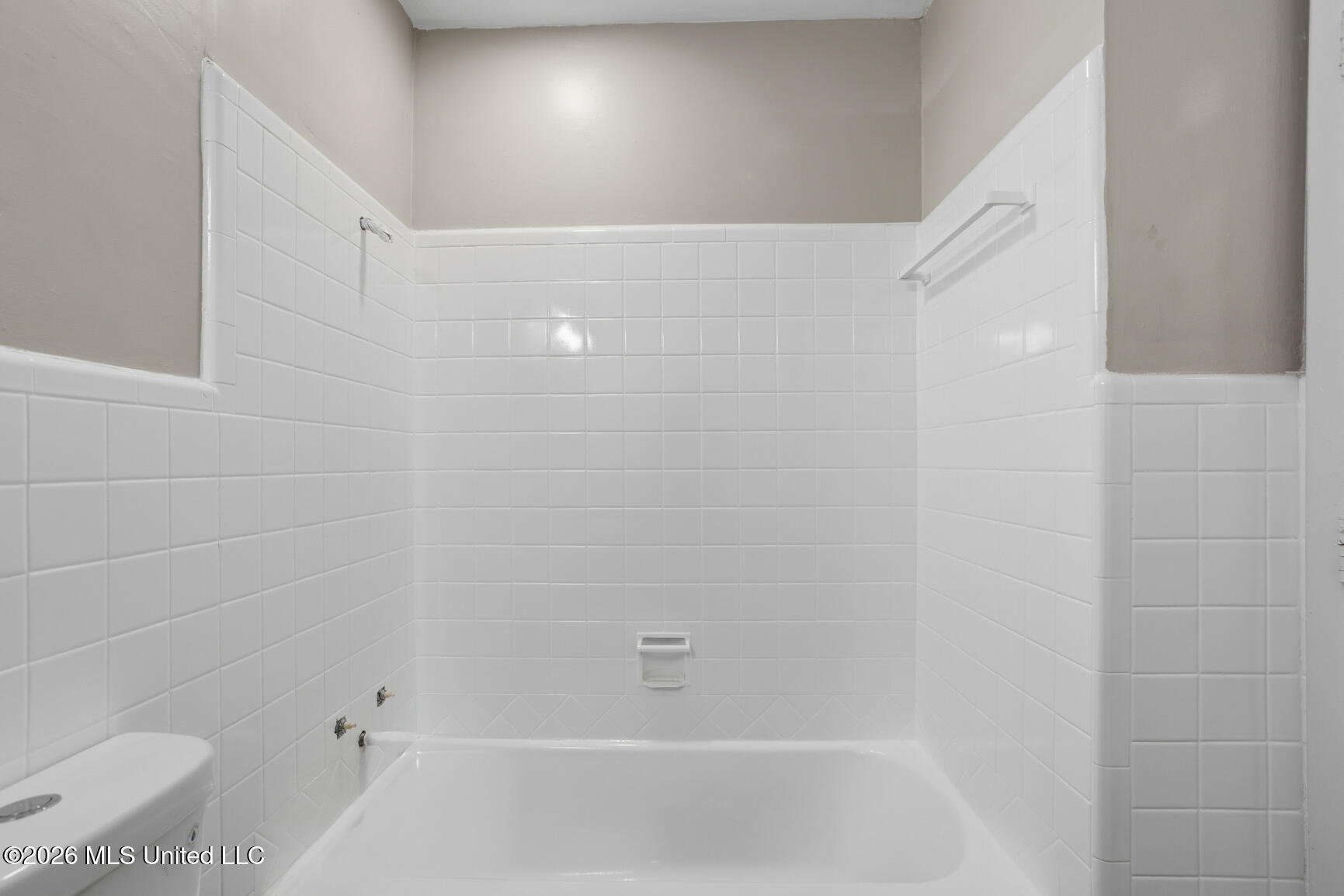 4546 Meadowridge Drive Property Photo 14