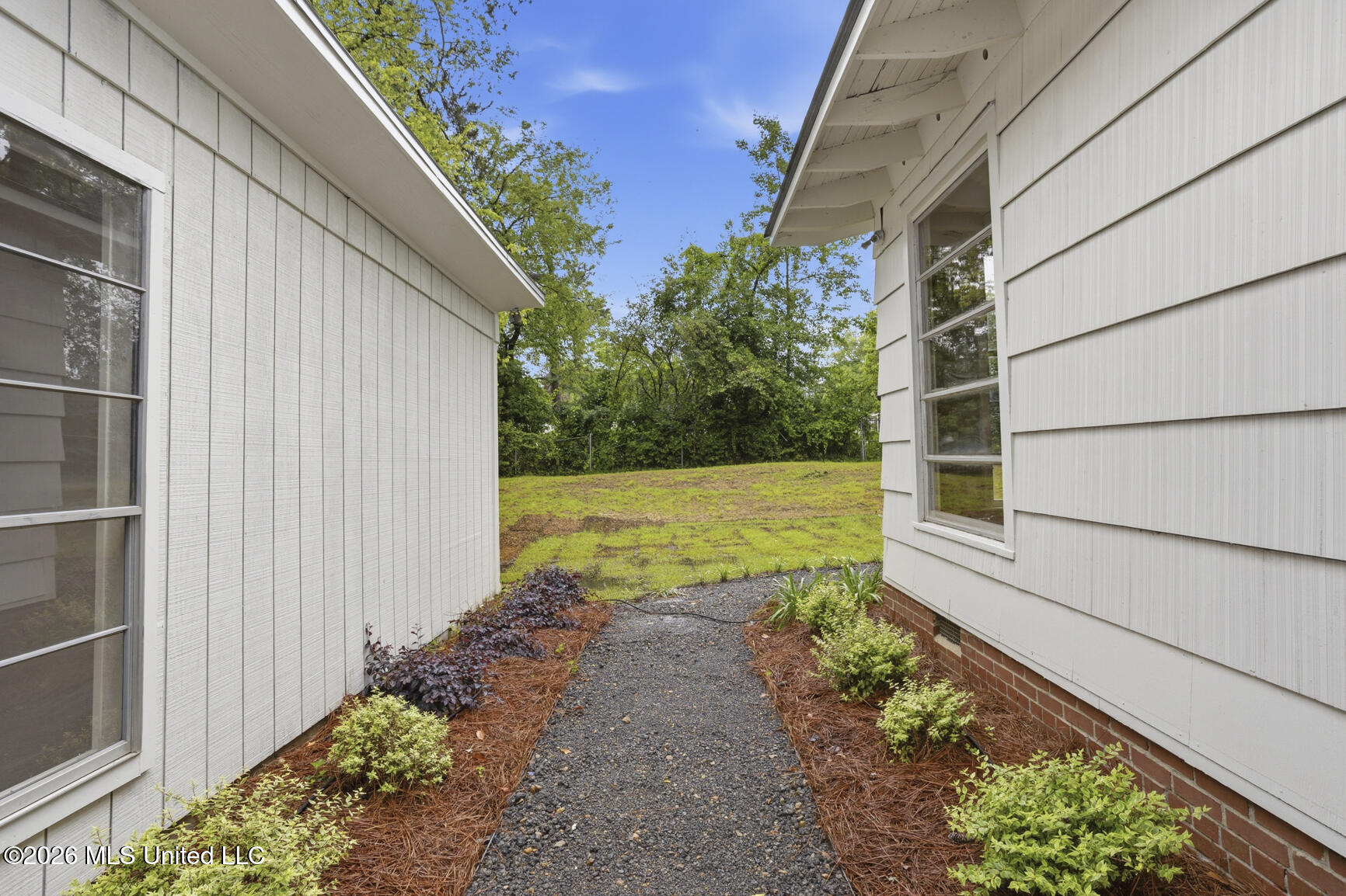 4546 Meadowridge Drive Property Photo 23