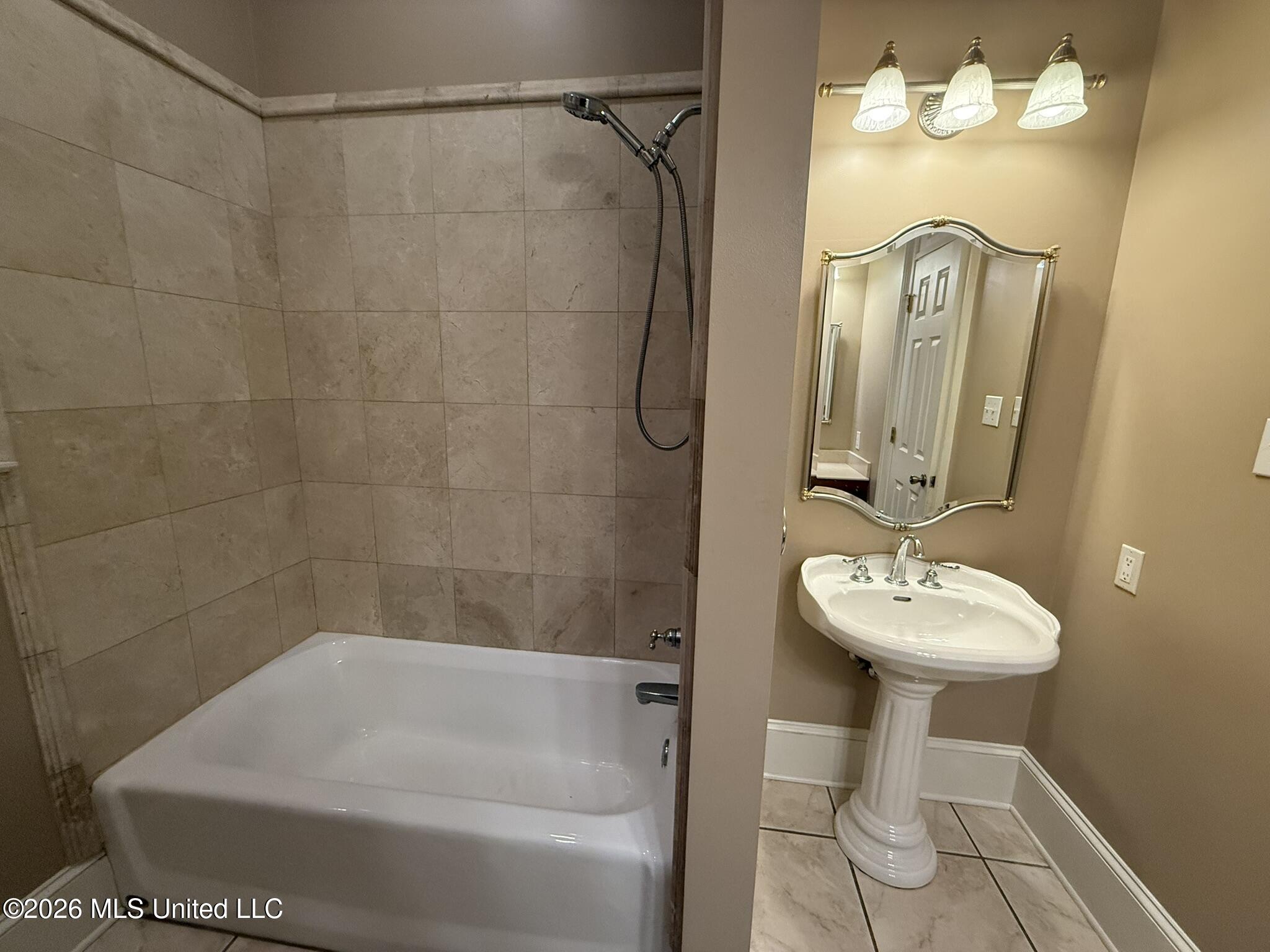 3112 S Holden Drive Property Photo 31