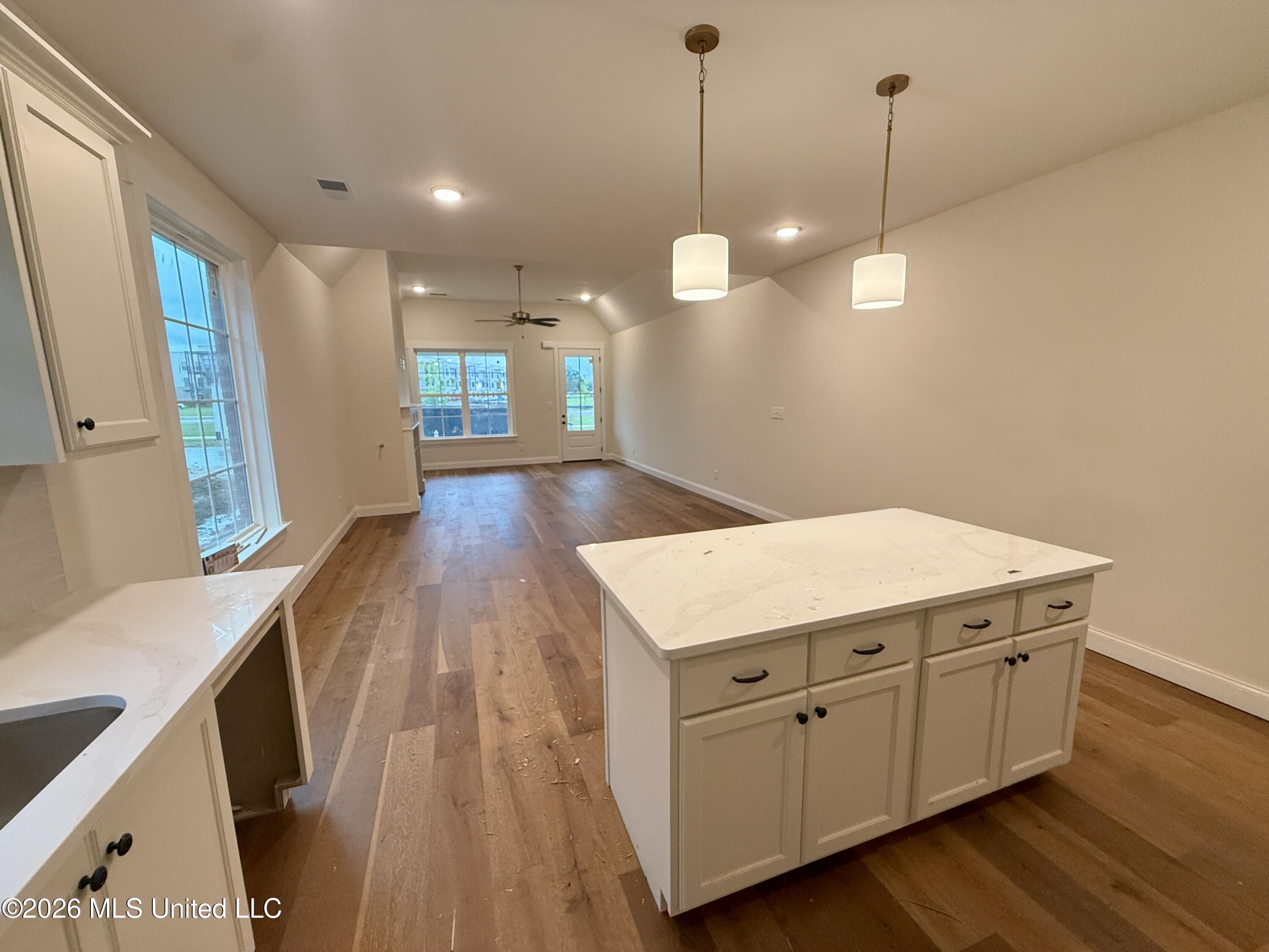825 E Quitman Court Property Photo 10
