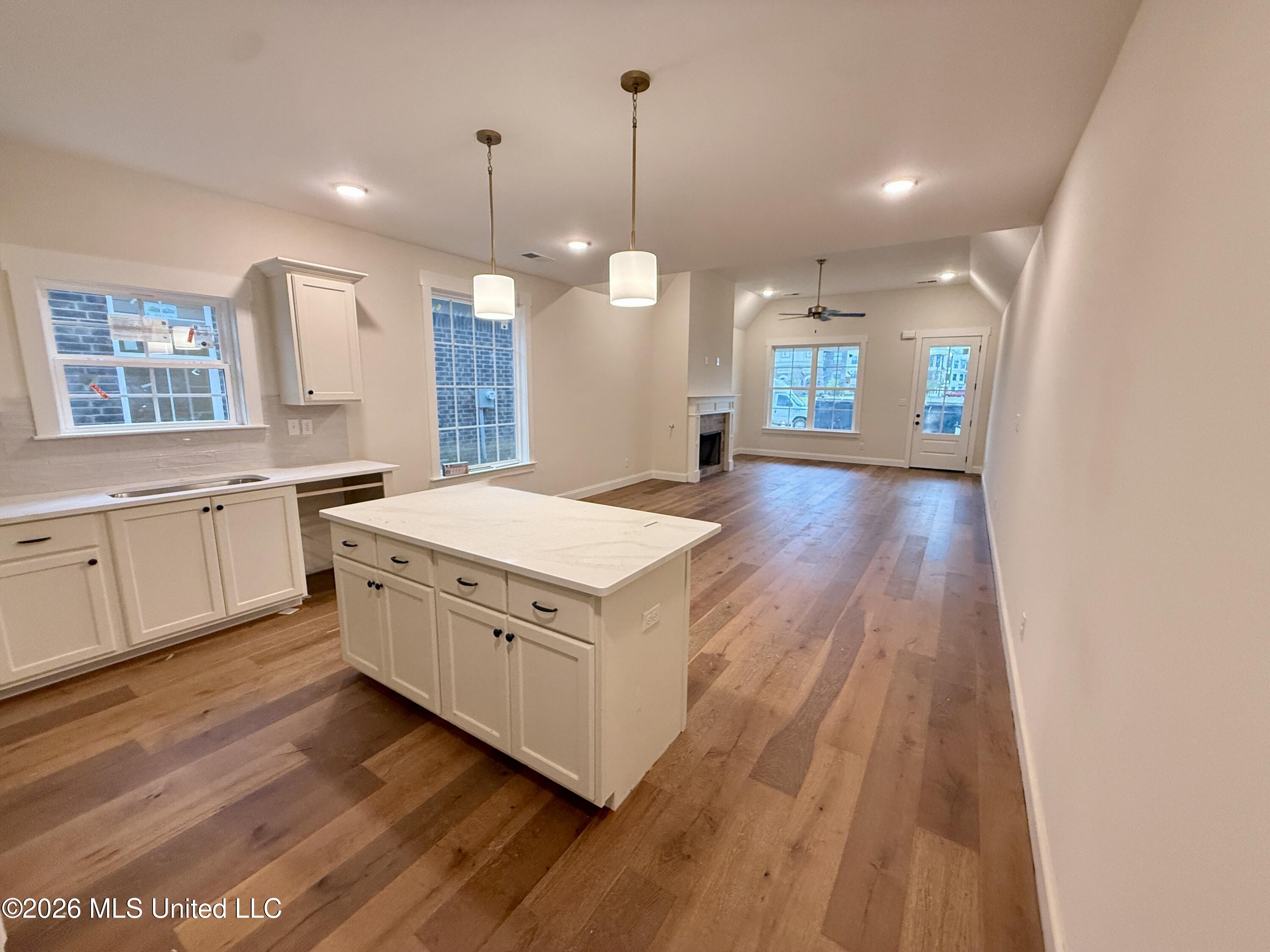 825 E Quitman Court Property Photo 11