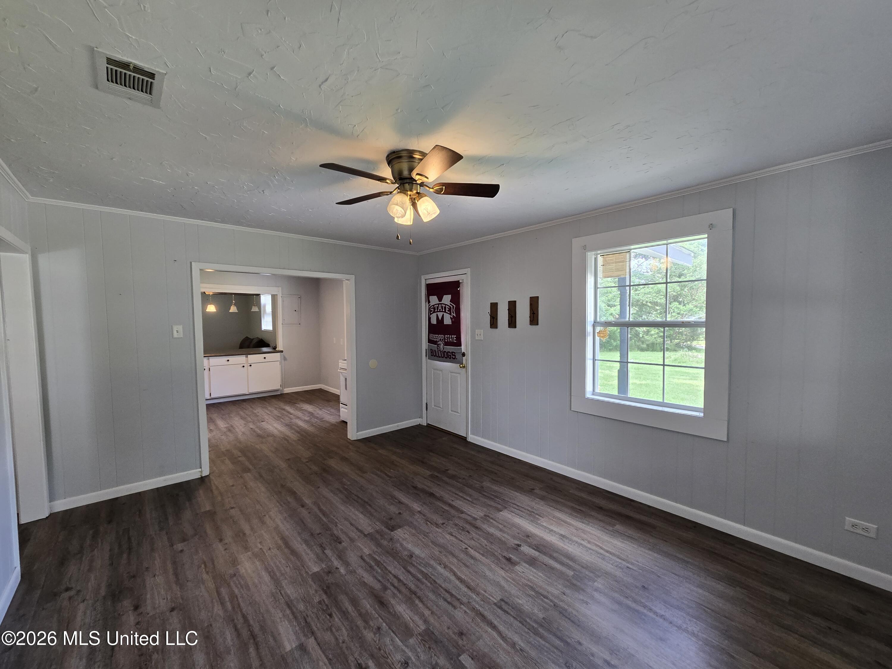 2208 Glendale Avenue Property Photo 3