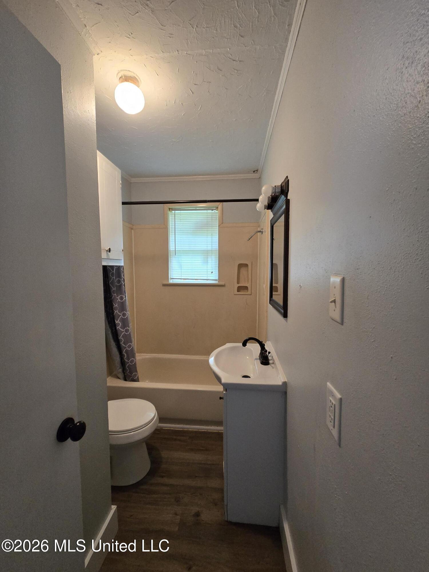2208 Glendale Avenue Property Photo 5