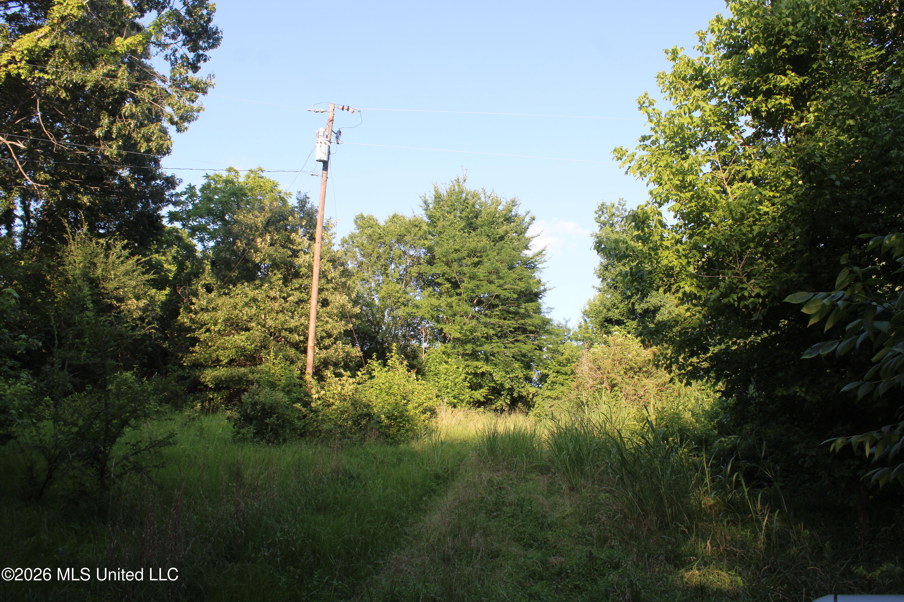 2000 Sparks Road Property Photo 3