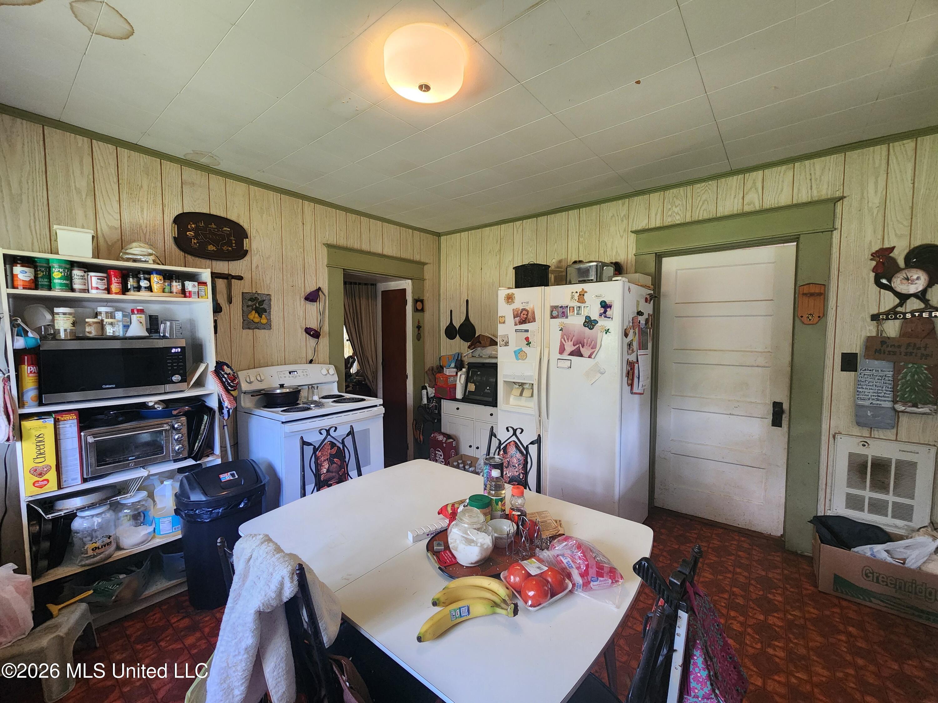 604 County Road 363 Property Photo 7