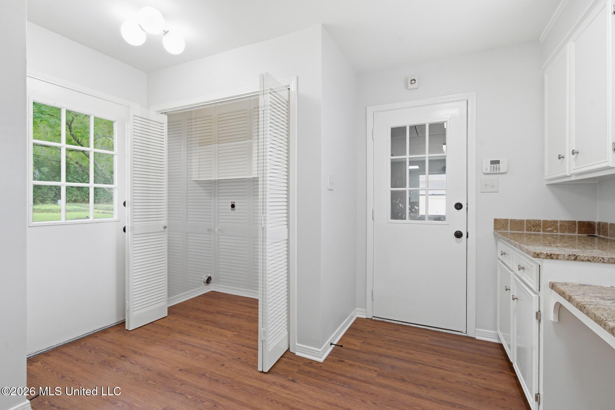3010 Raphael Drive Property Photo 13