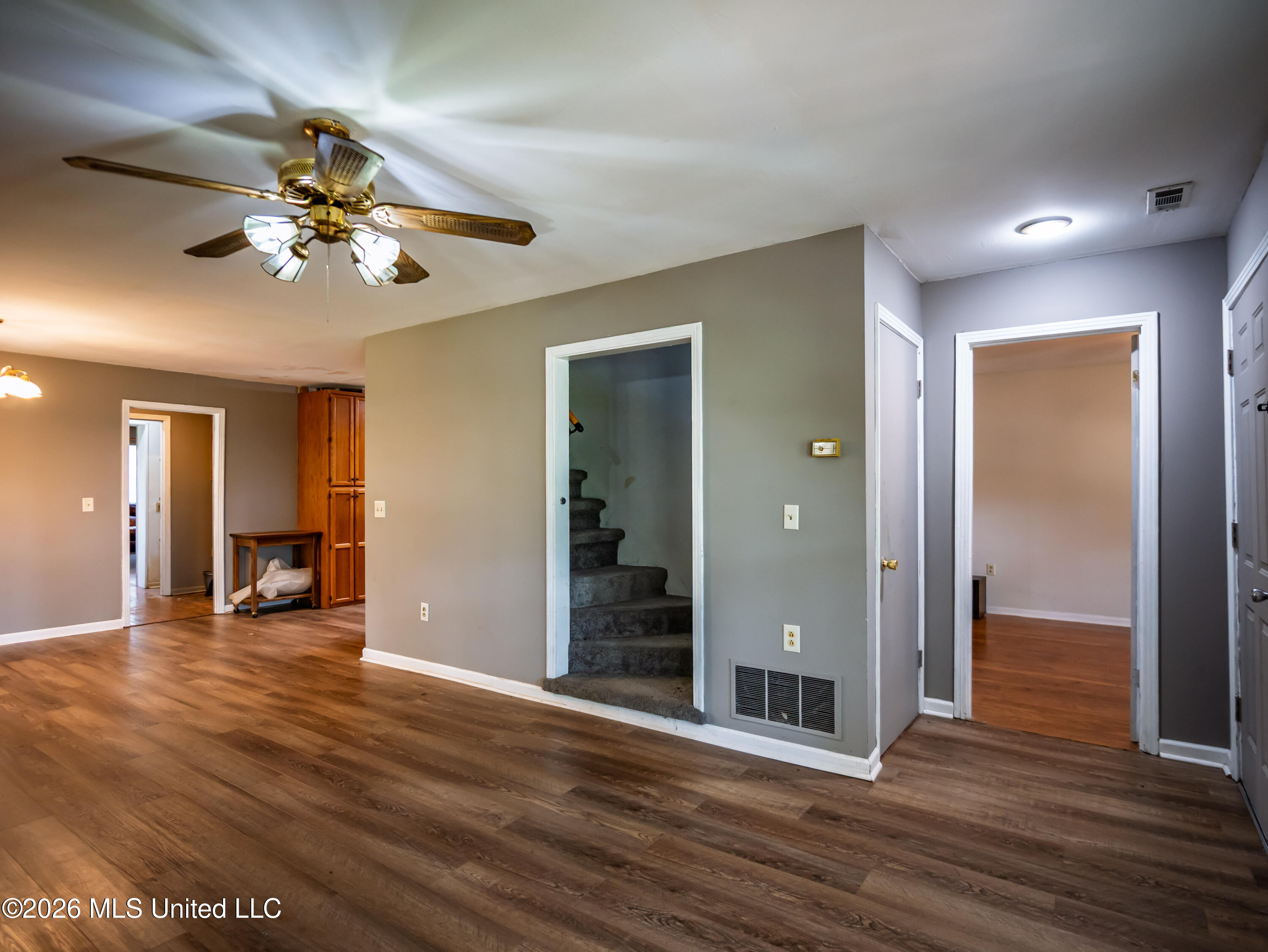 2139 Cold Springs Road Property Photo 2