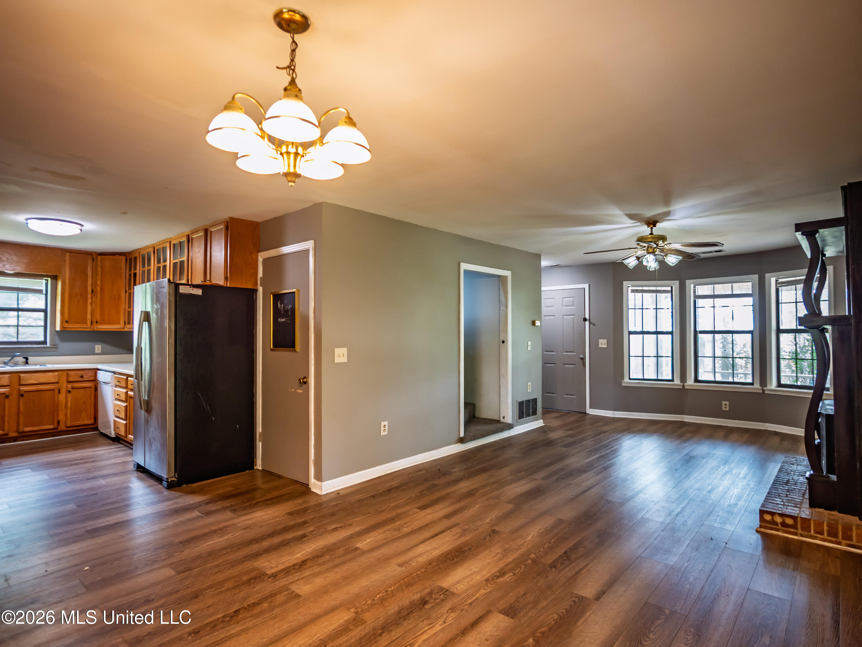 2139 Cold Springs Road Property Photo 3
