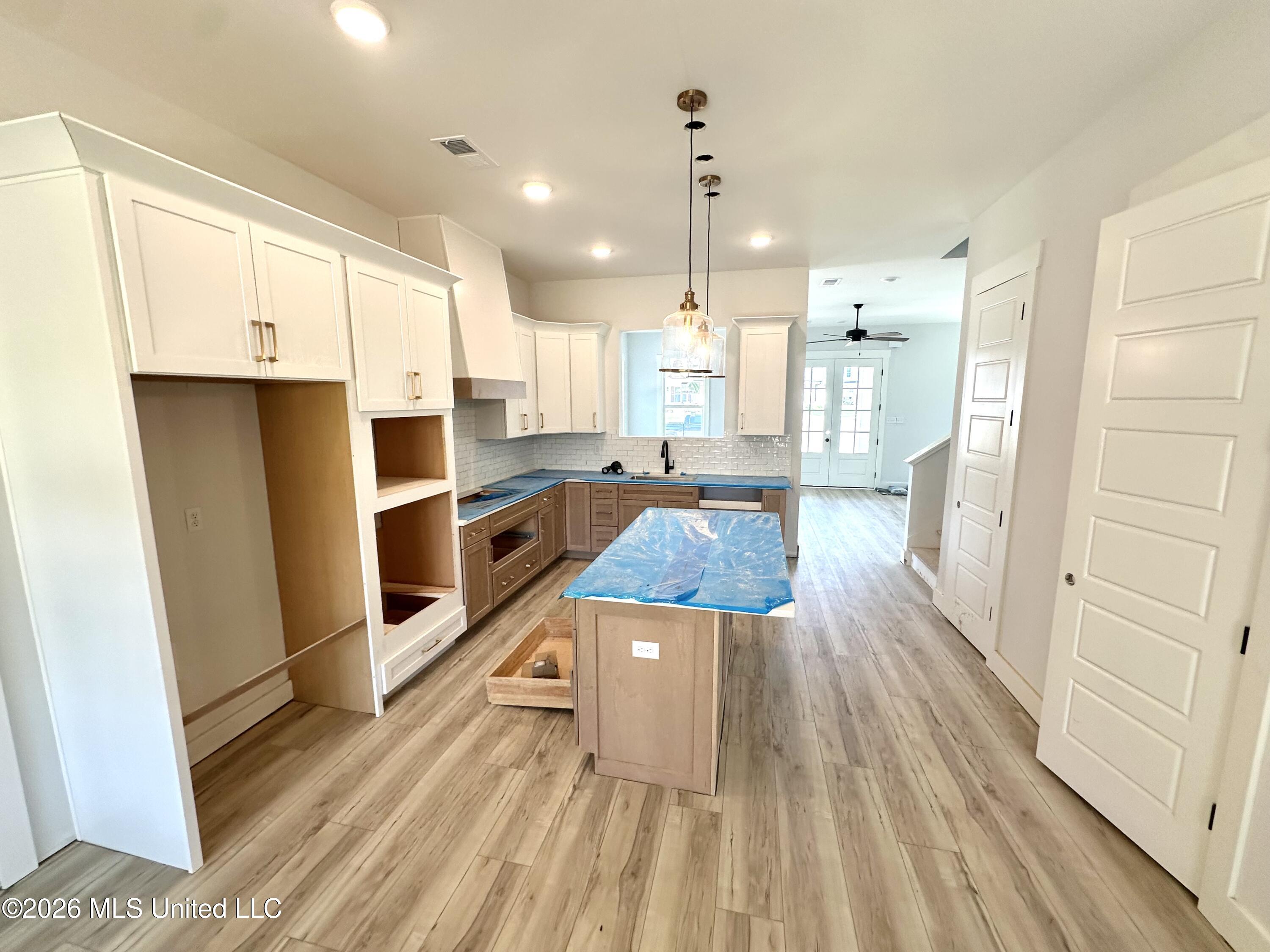 3833 Camborne Lane Property Photo 4