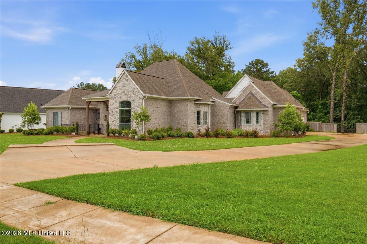 201 Ashworth Circle Property Photo 4
