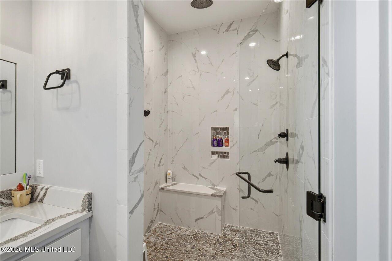 201 Ashworth Circle Property Photo 33