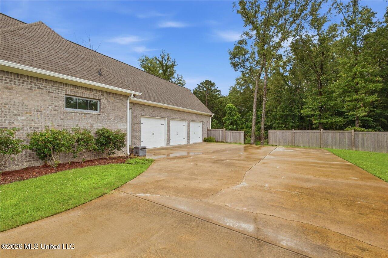201 Ashworth Circle Property Photo 63