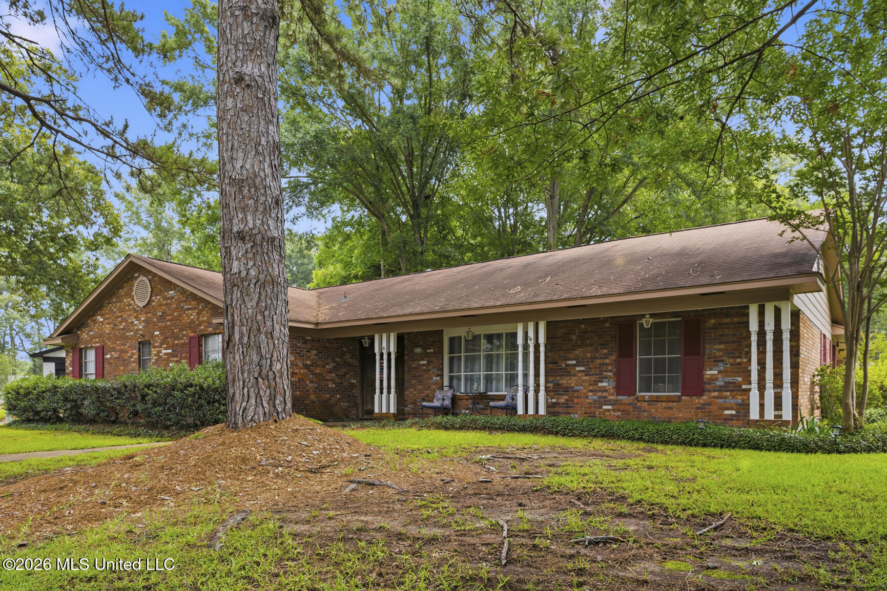 1210 Huntcliff Way Property Photo 2